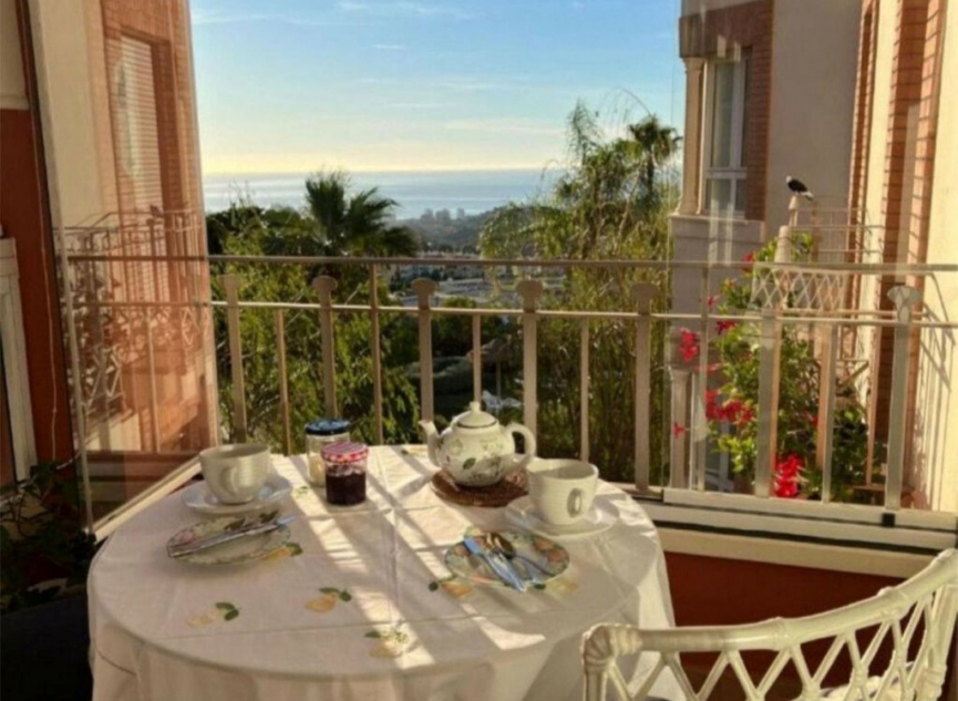 Resale - Apartment -
Benalmadena