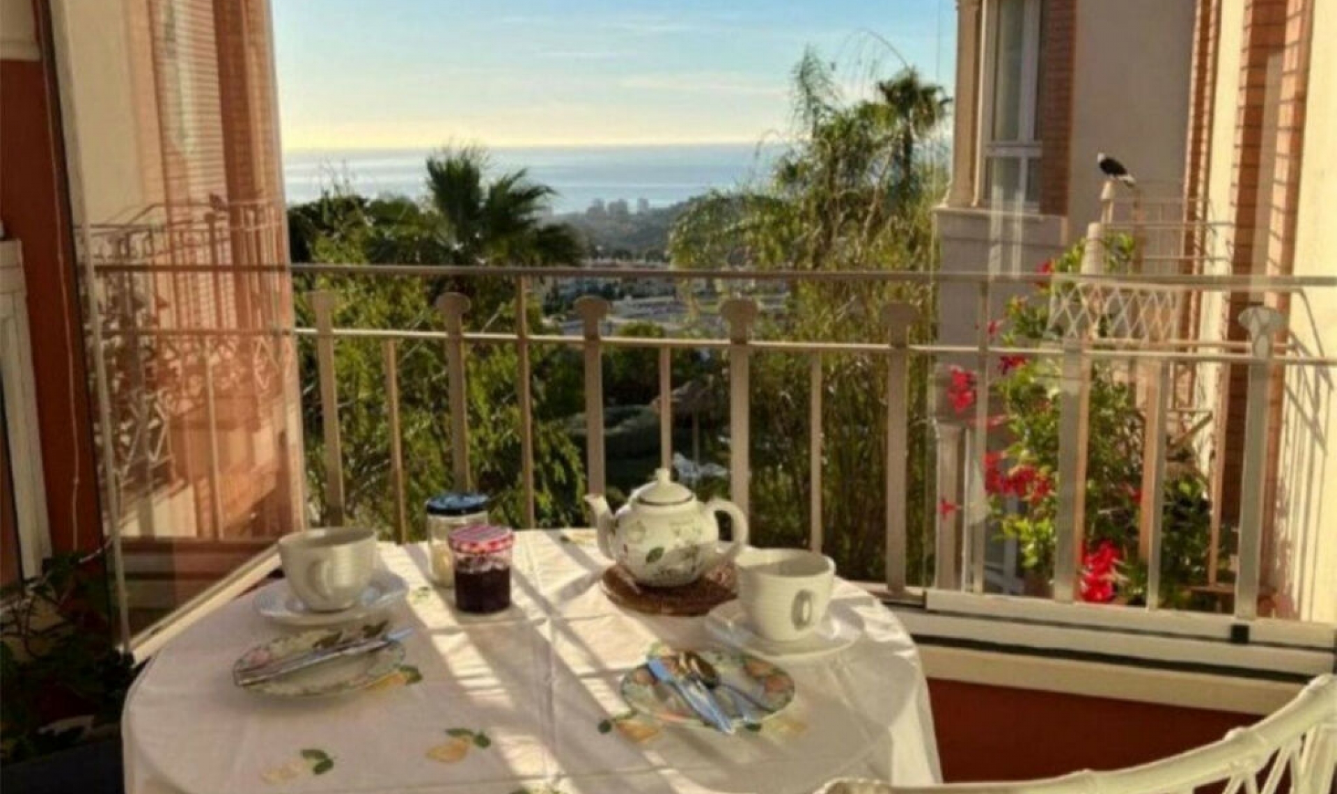 Resale - Apartment -
Benalmadena