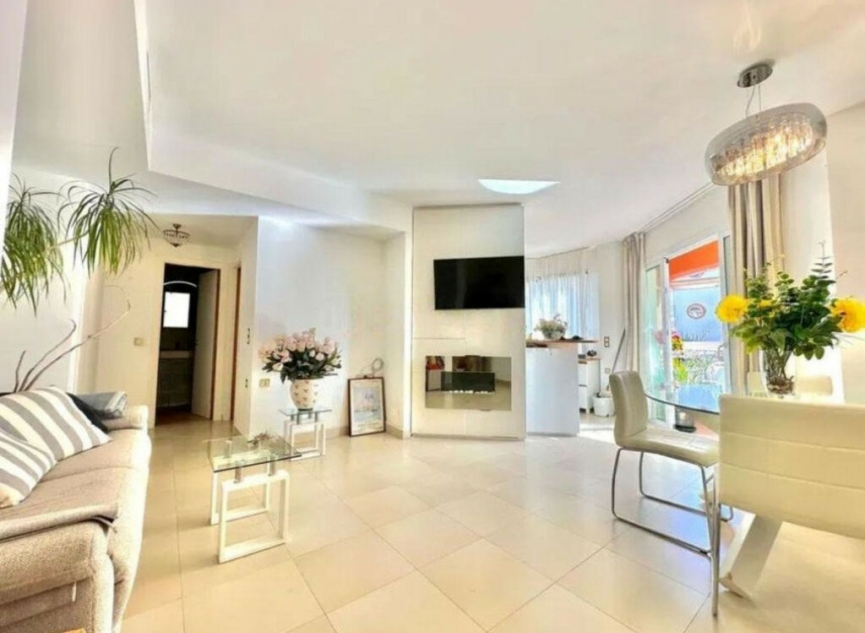 Resale - Apartment -
Benalmadena