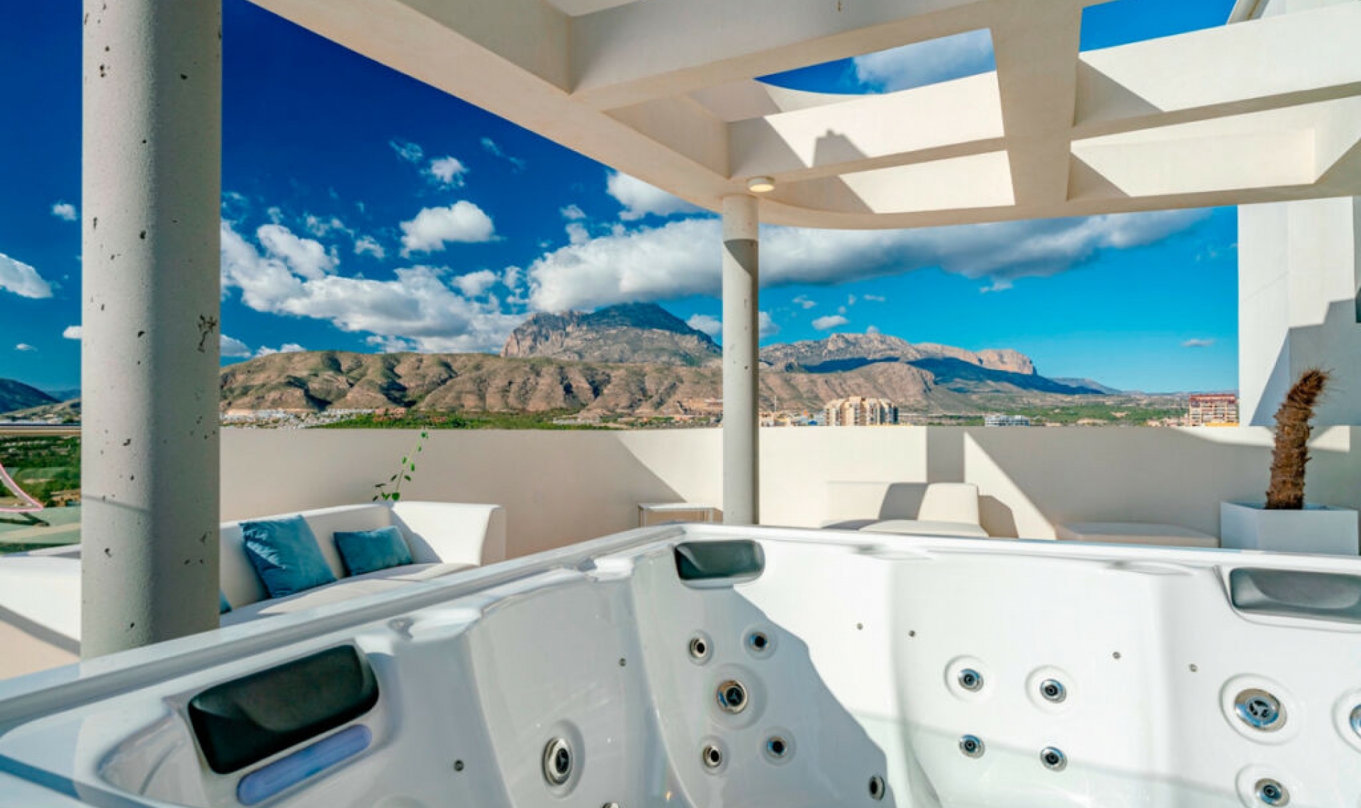 Resale - Apartment -
Benidorm