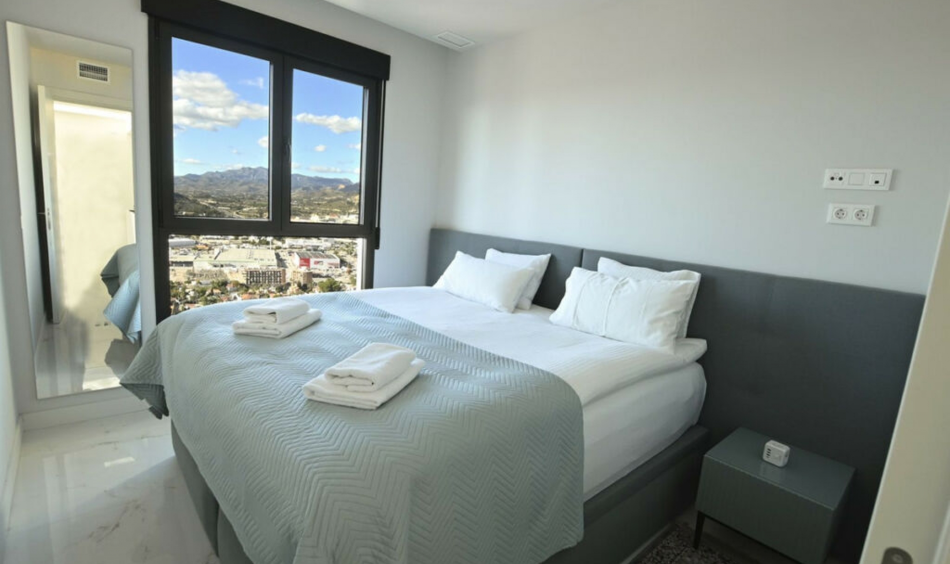 Resale - Apartment -
Benidorm