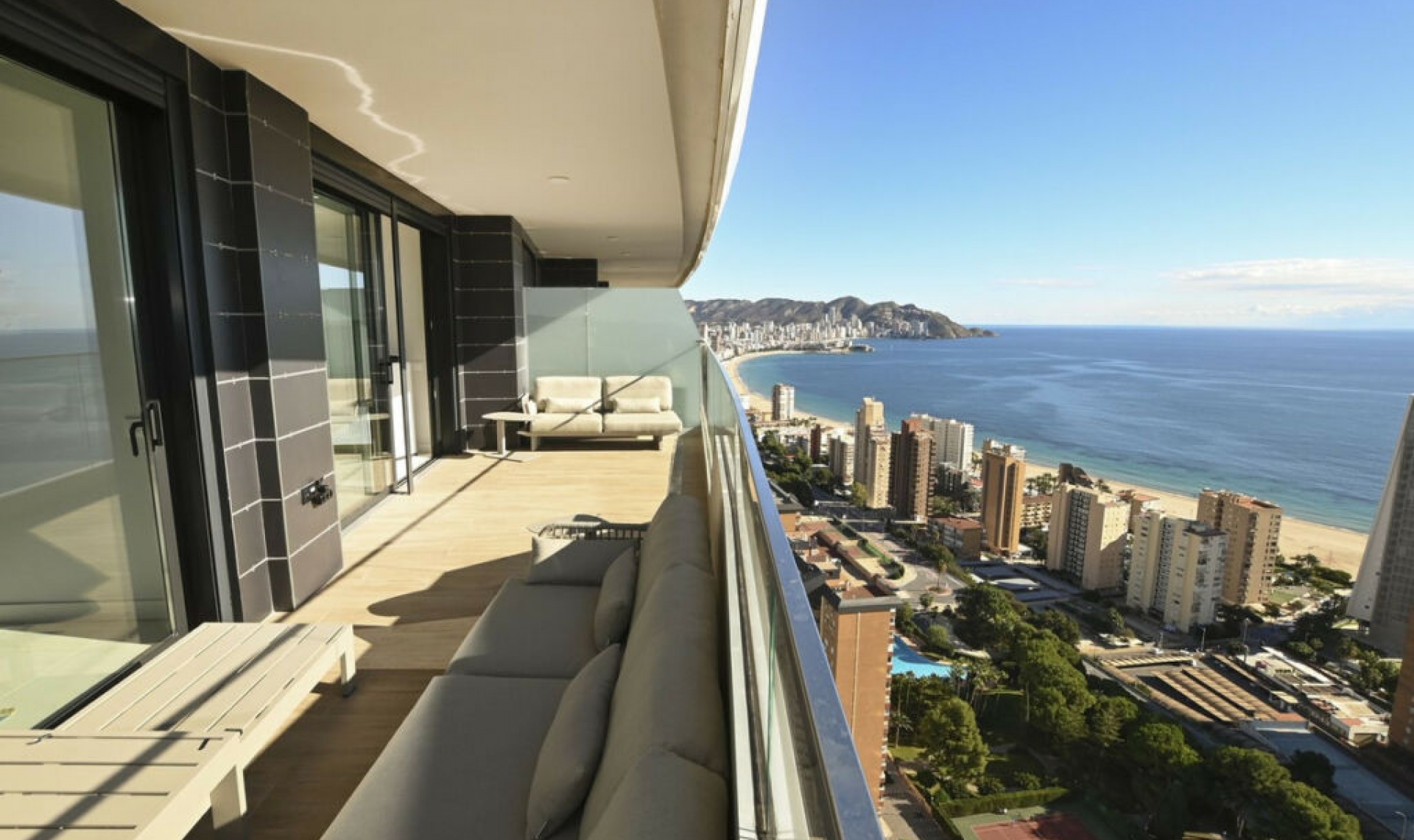 Resale - Apartment -
Benidorm