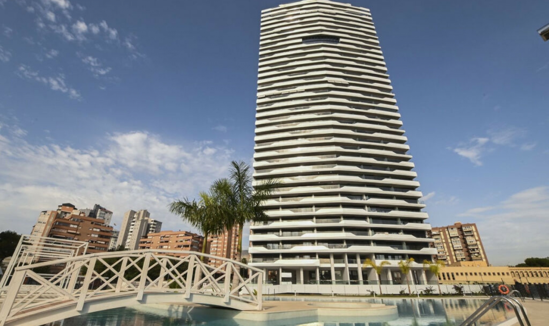 Resale - Apartment -
Benidorm