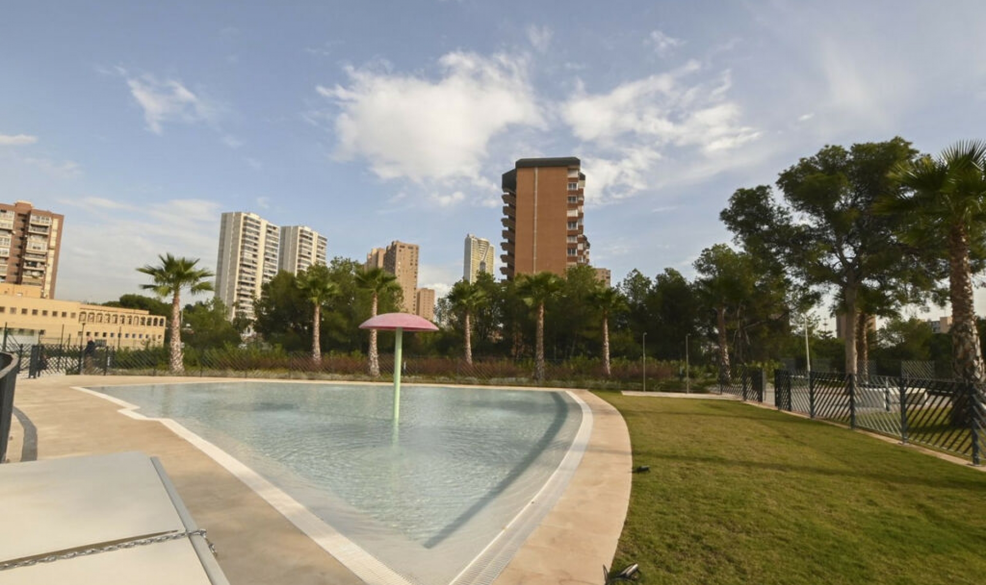 Resale - Apartment -
Benidorm