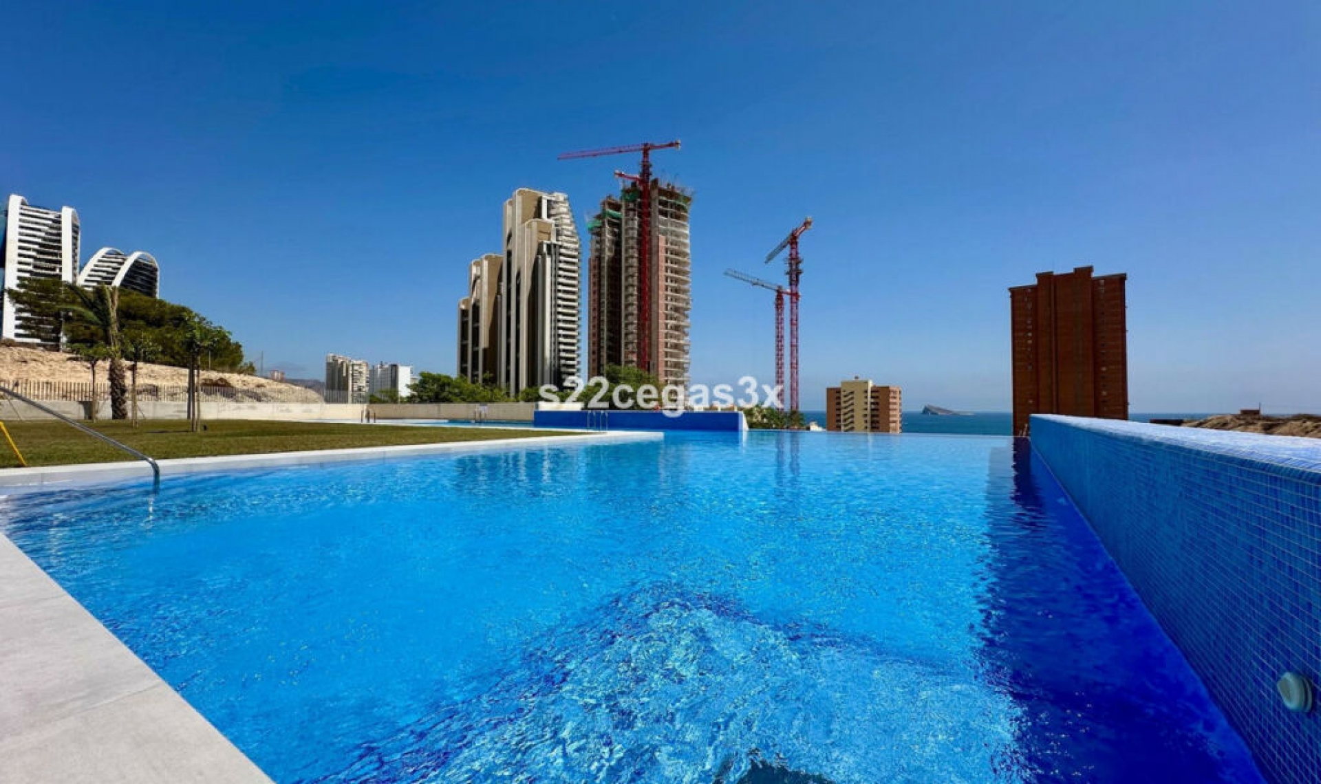 Resale - Apartment -
Benidorm
