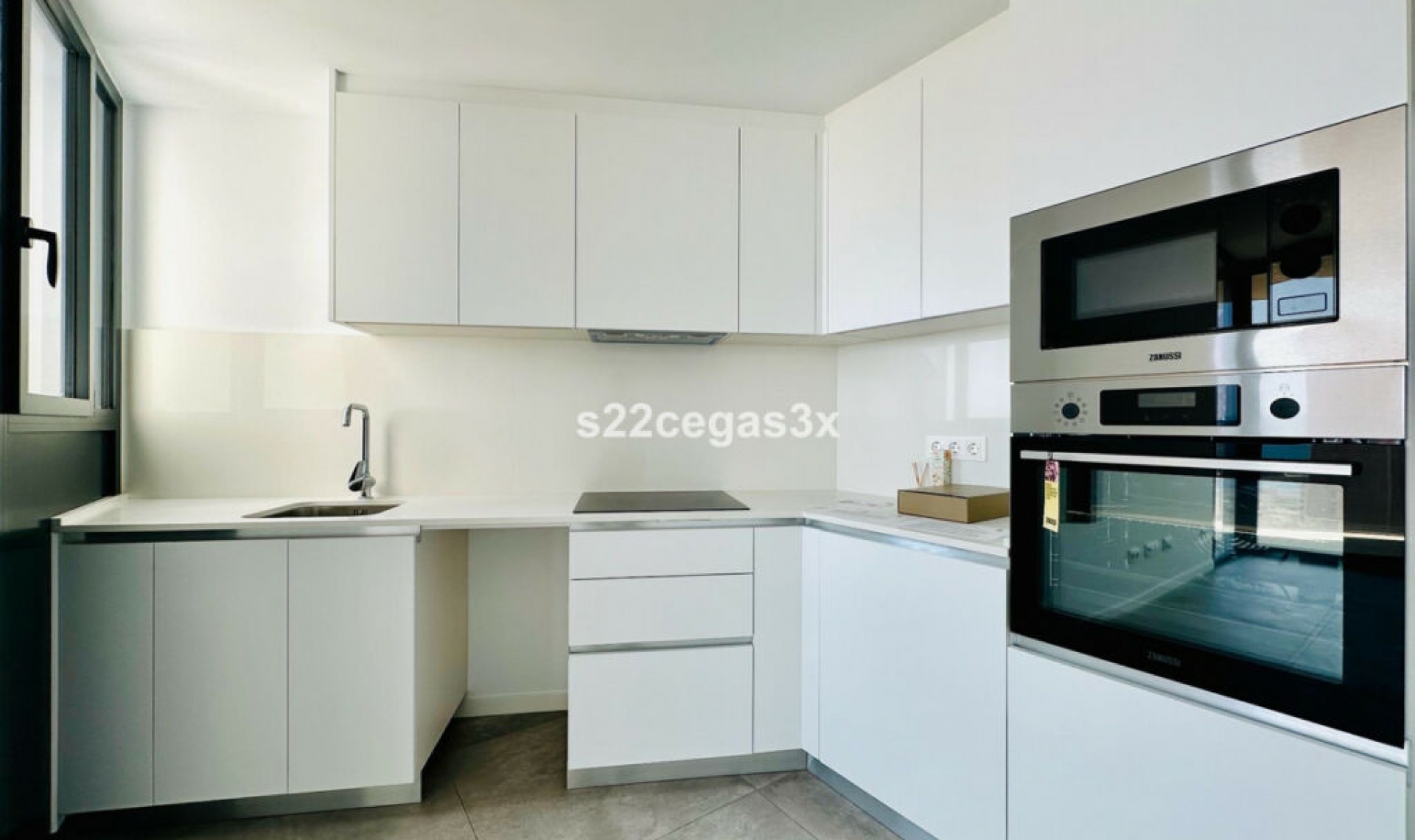 Resale - Apartment -
Benidorm