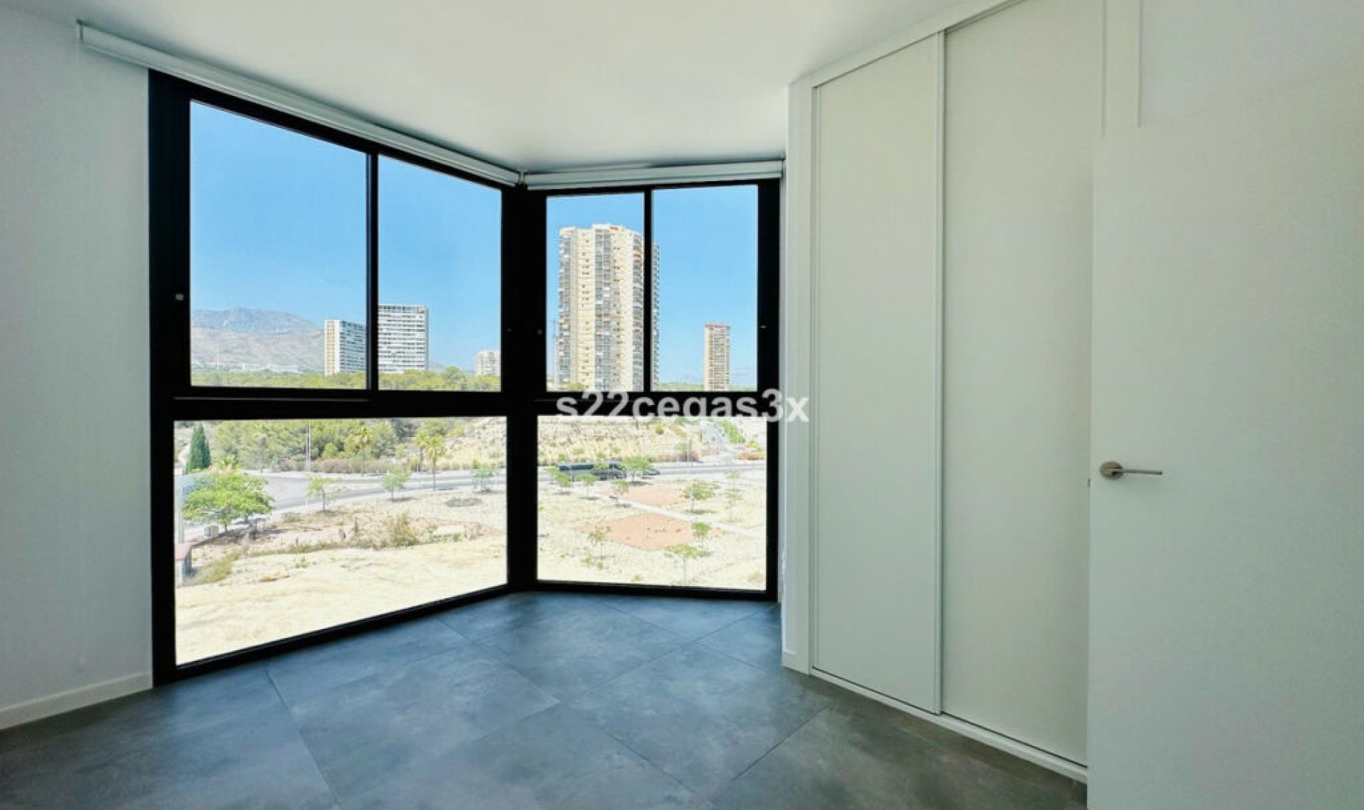 Resale - Apartment -
Benidorm