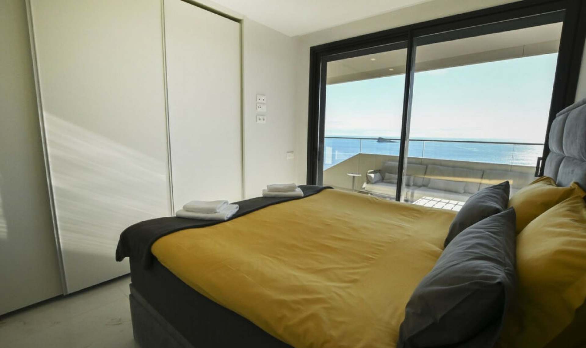 Resale - Apartment -
Benidorm