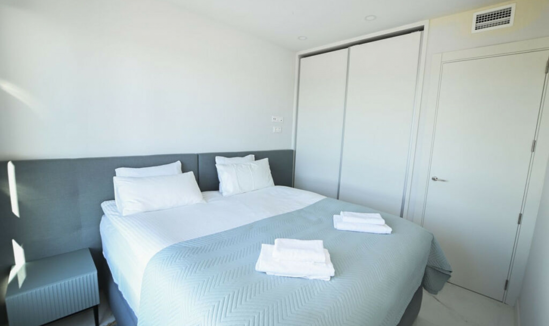 Resale - Apartment -
Benidorm