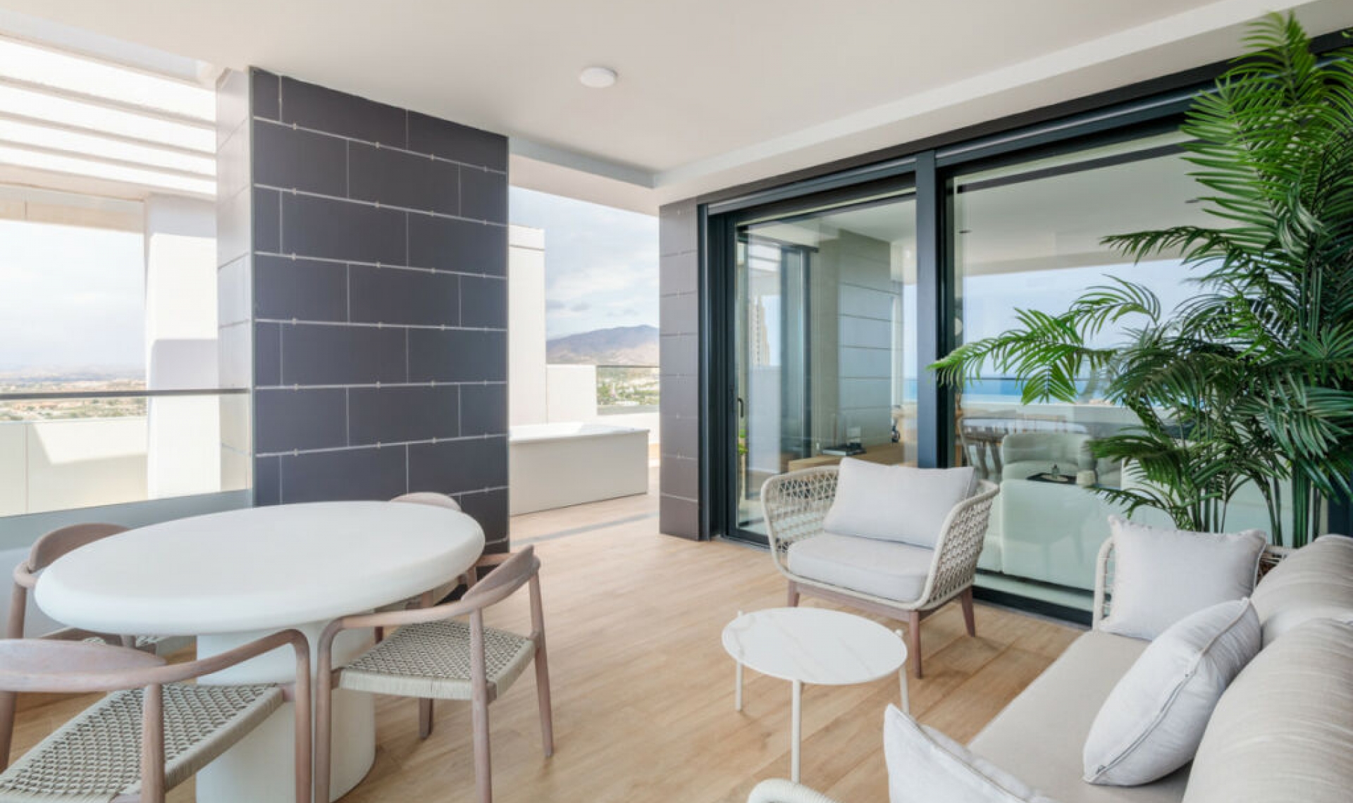 Resale - Apartment -
Benidorm