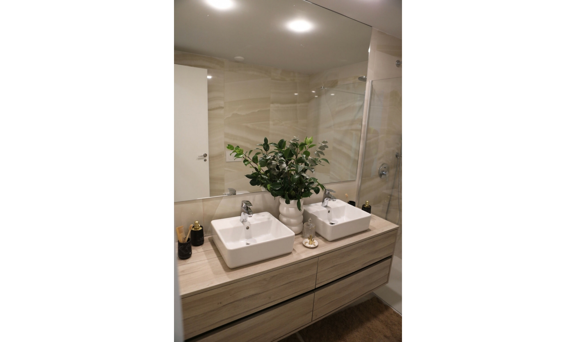 Resale - Apartment -
Benidorm