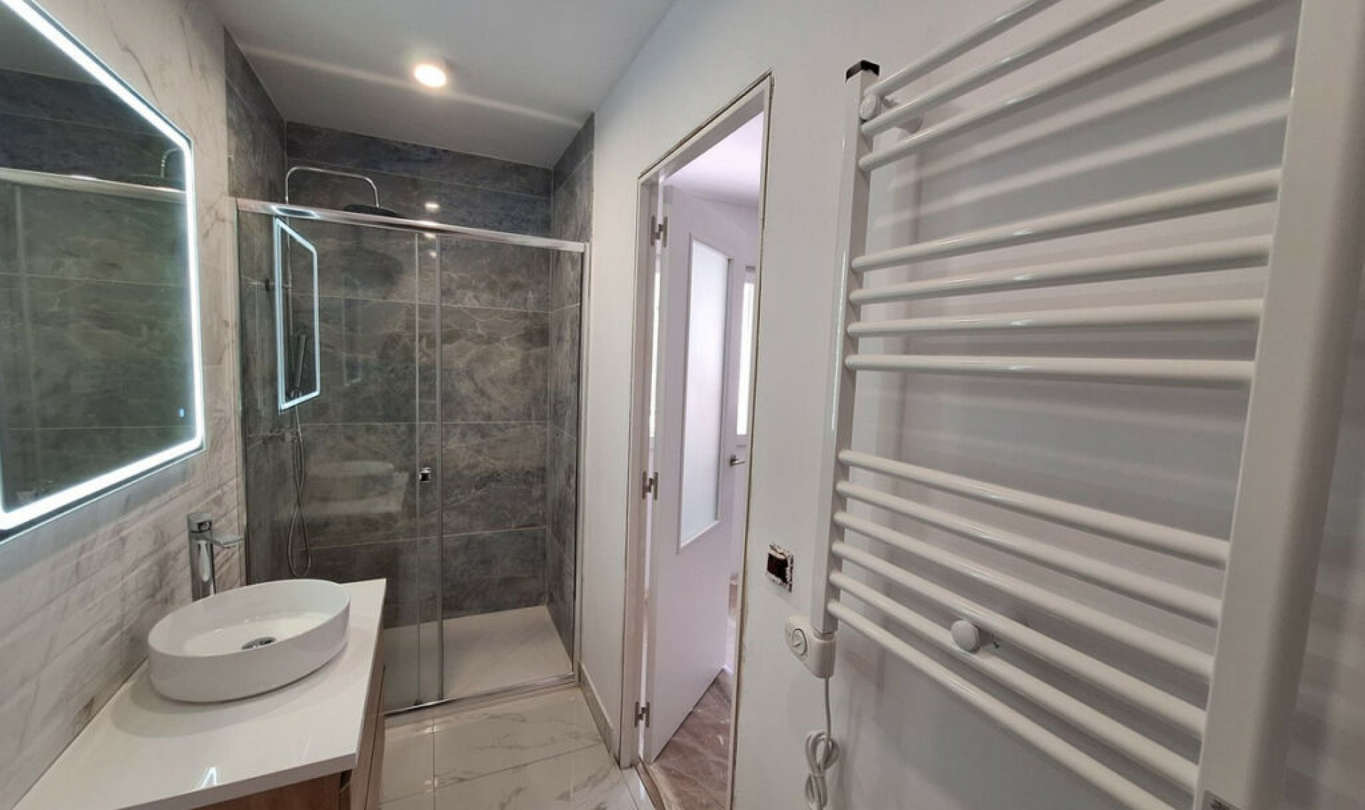 Resale - Apartment -
Benidorm