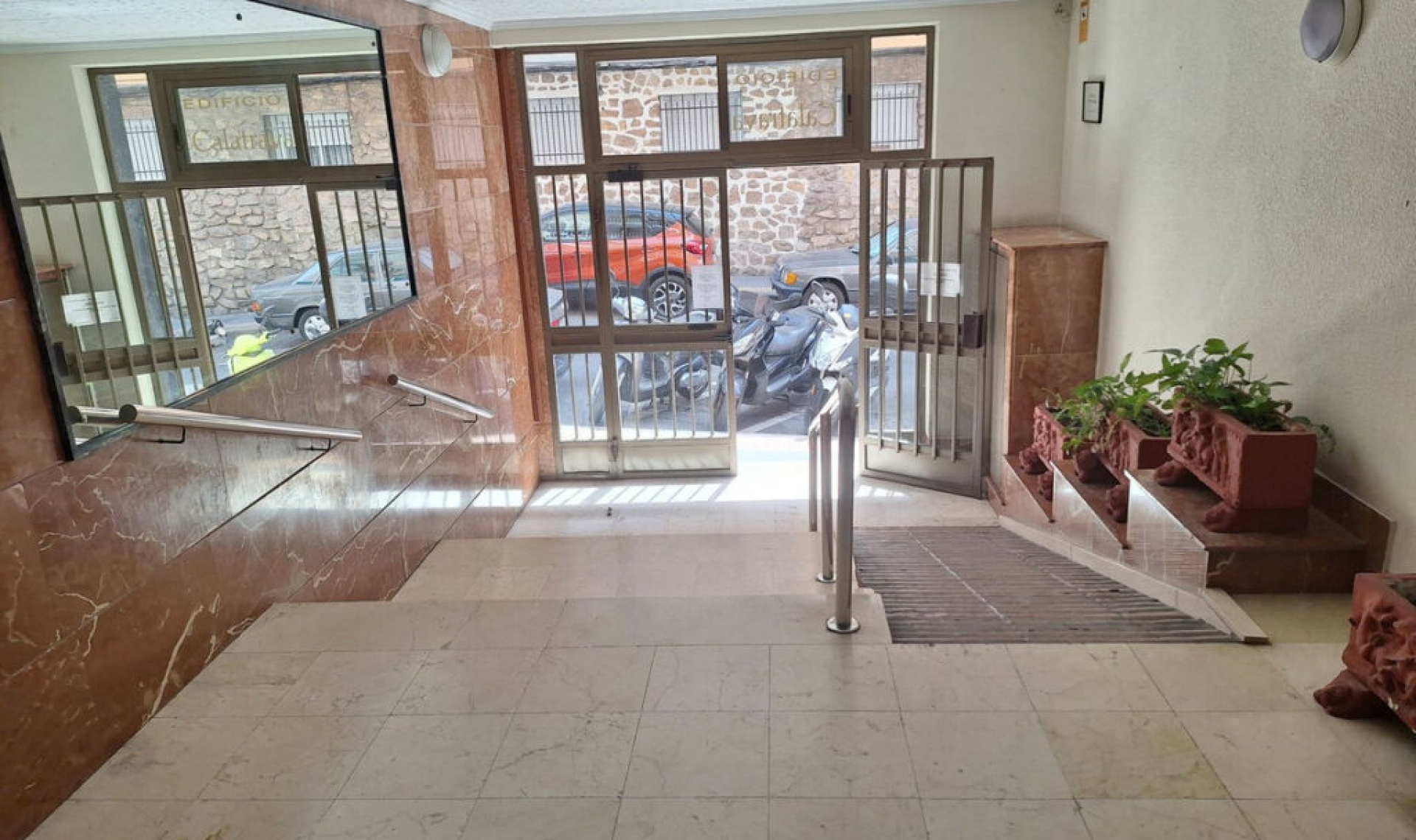 Resale - Apartment -
Benidorm