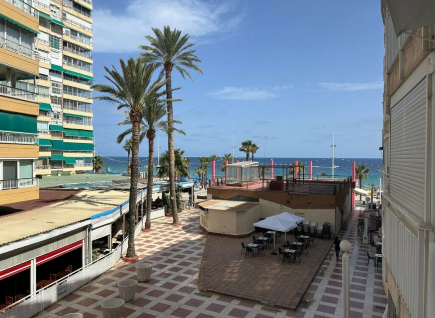 Resale - Apartment -
Benidorm