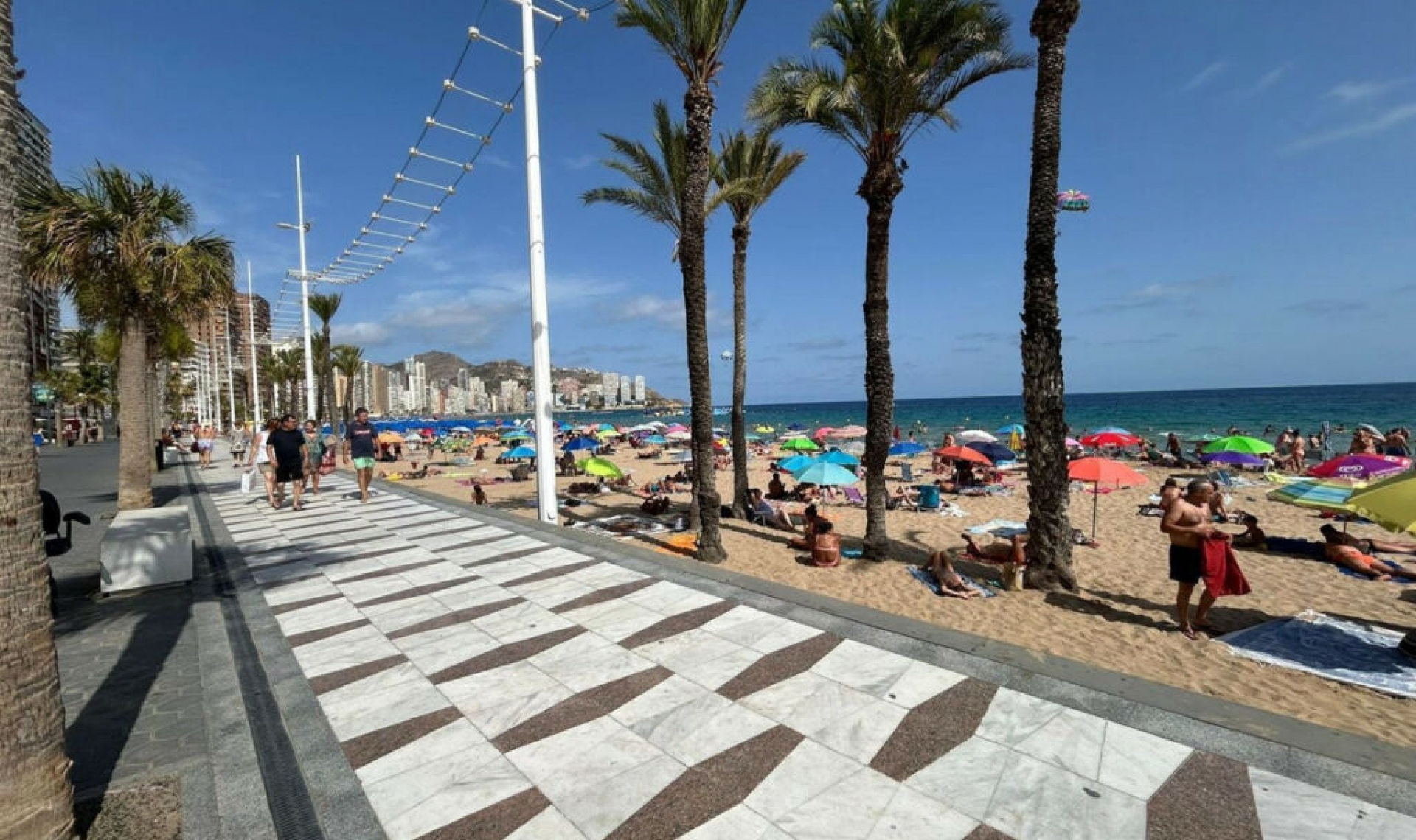 Resale - Apartment -
Benidorm