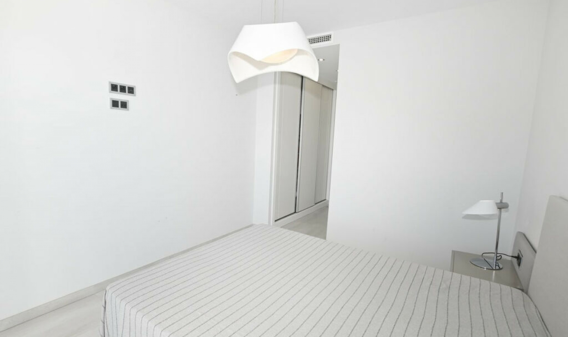 Resale - Apartment -
Benidorm