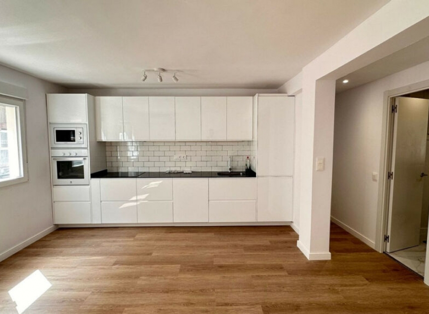 Resale - Apartment -
Benidorm