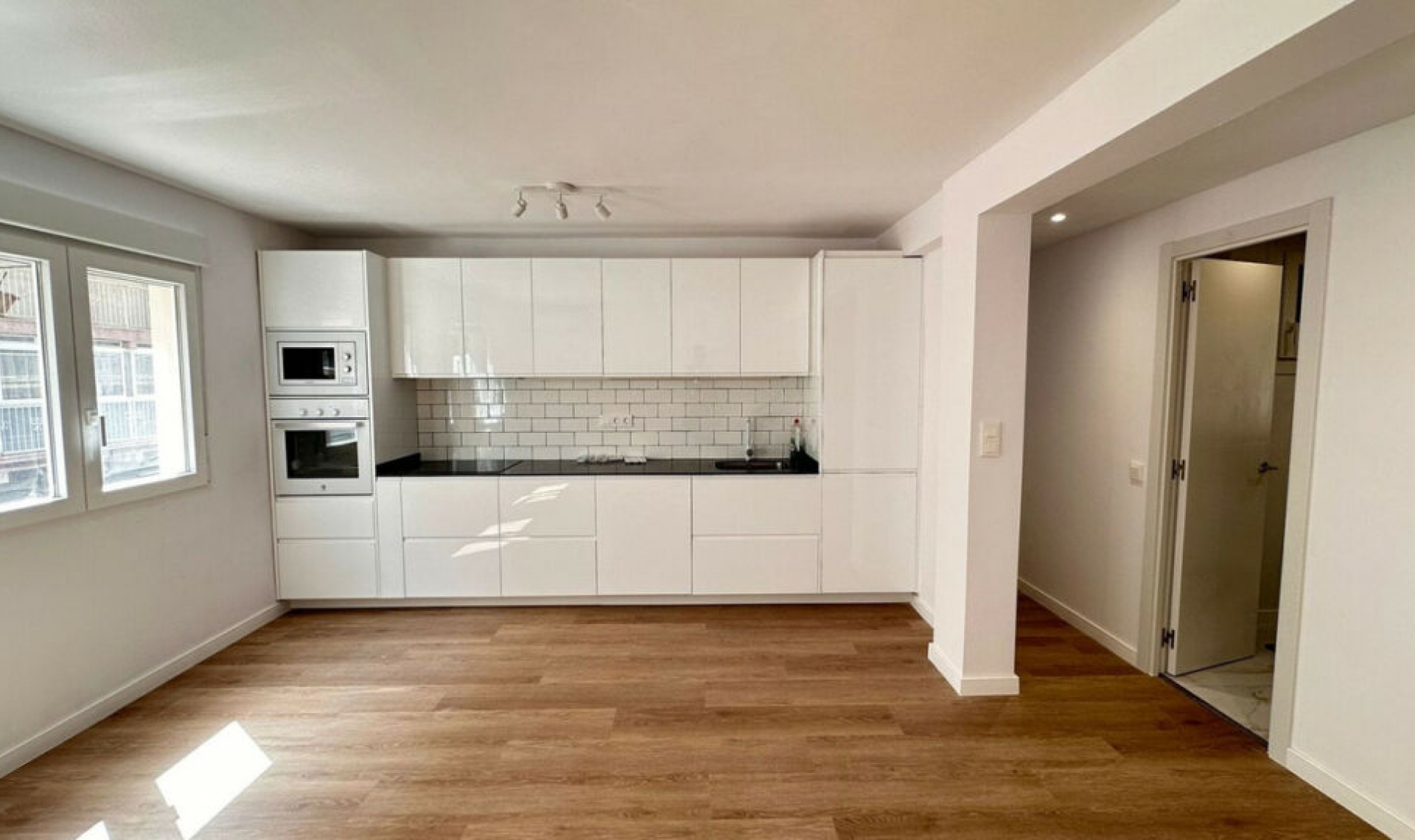 Resale - Apartment -
Benidorm