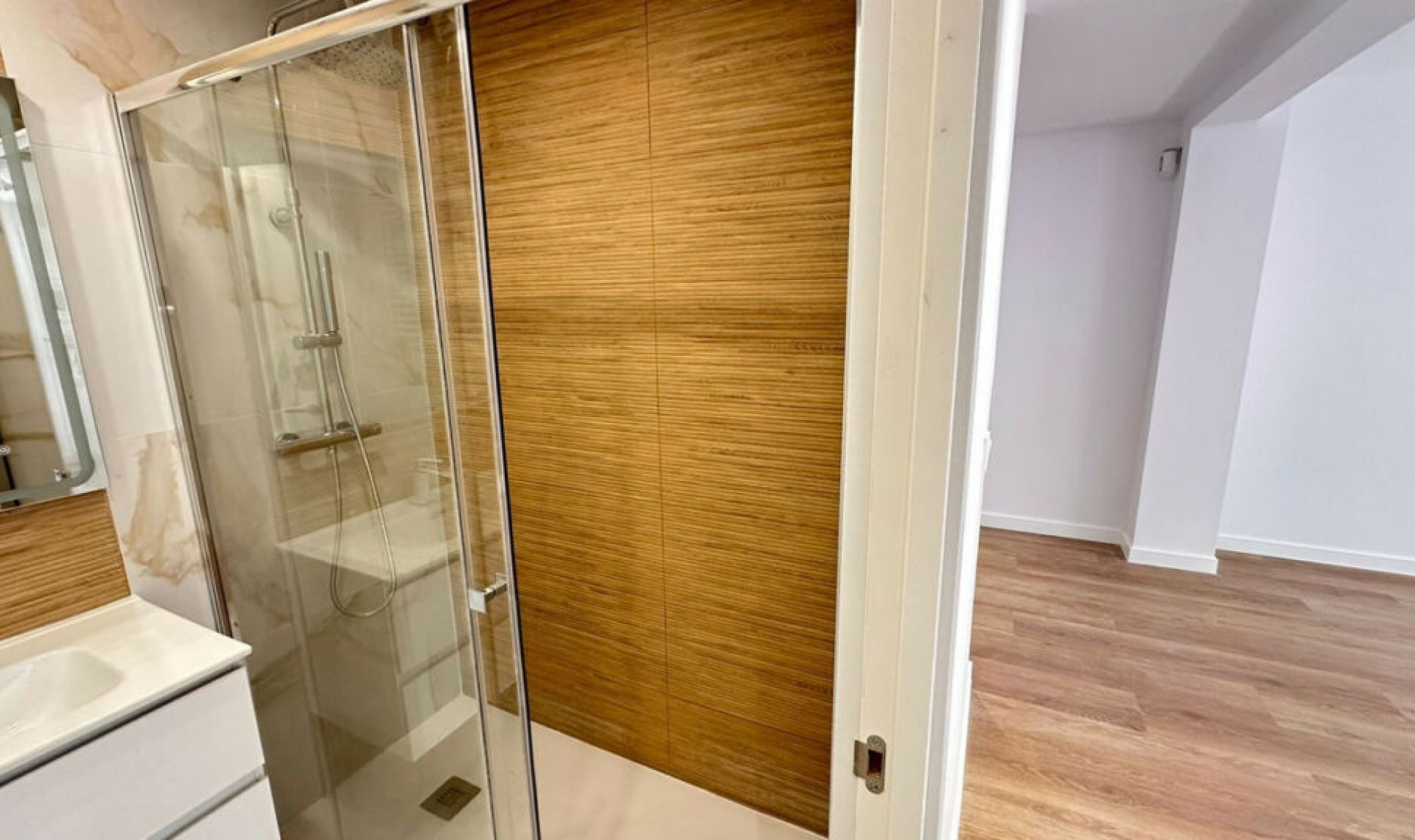 Resale - Apartment -
Benidorm