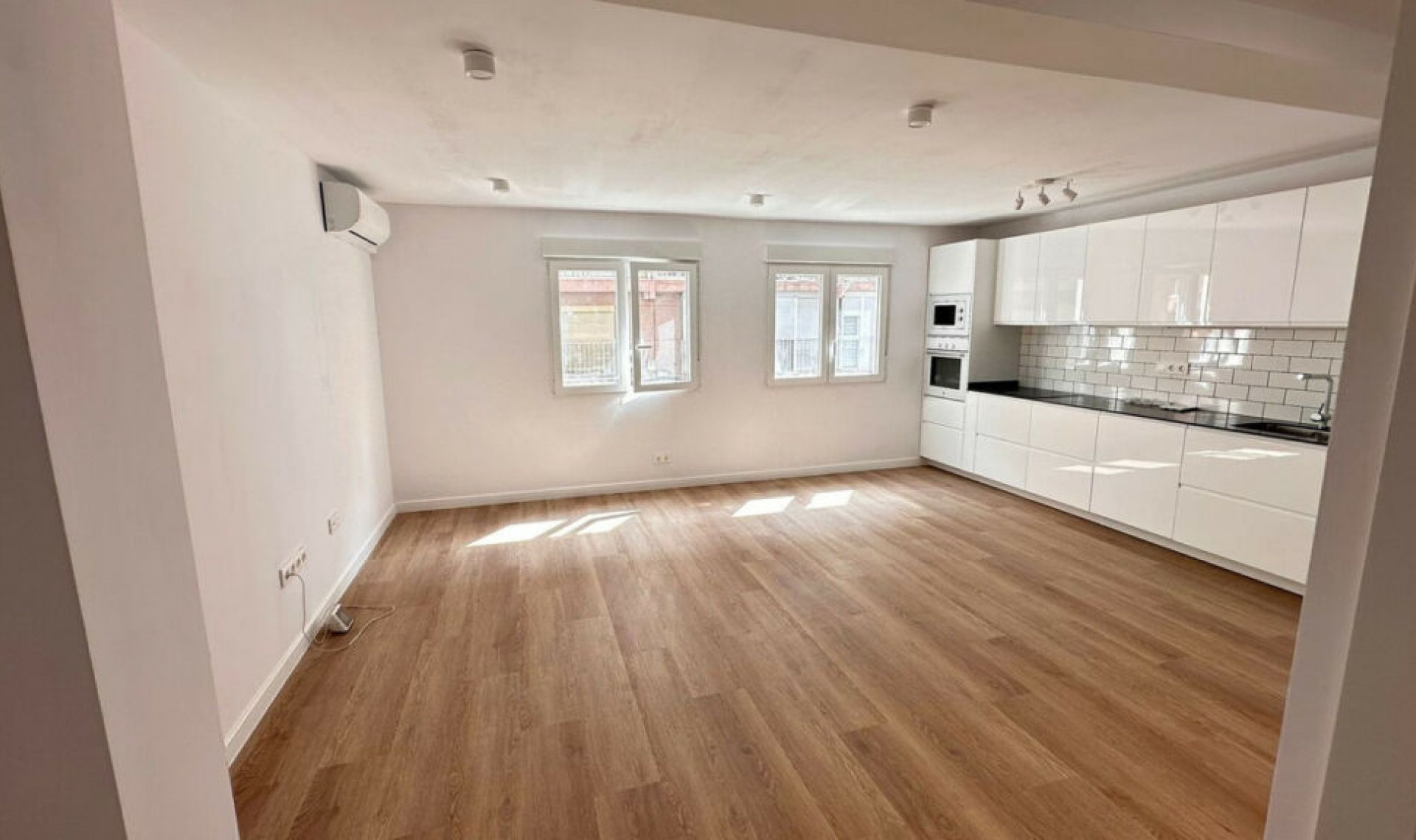 Resale - Apartment -
Benidorm