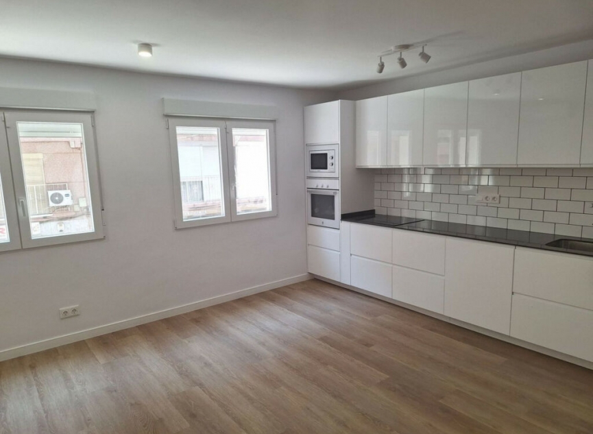 Resale - Apartment -
Benidorm