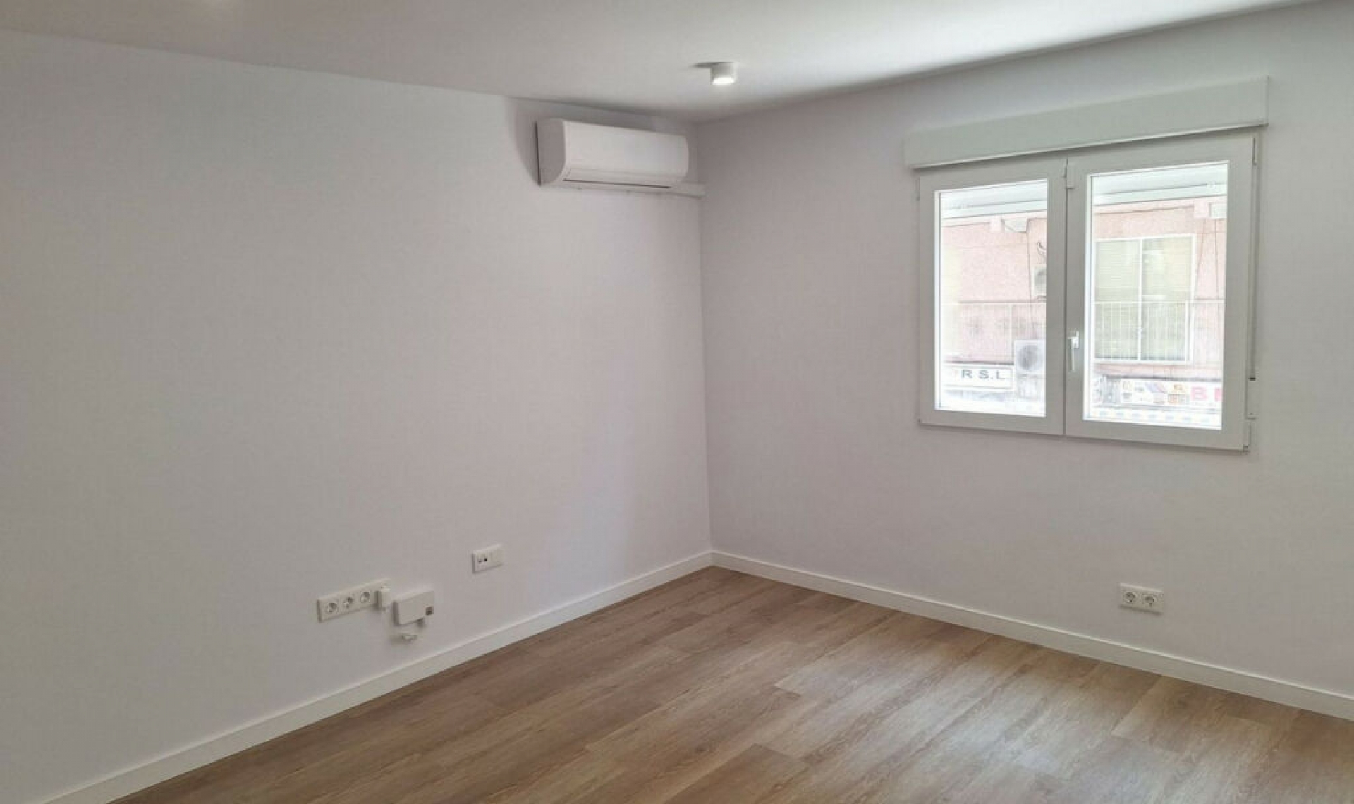 Resale - Apartment -
Benidorm