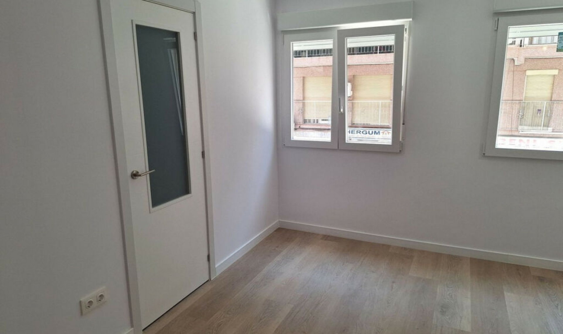 Resale - Apartment -
Benidorm