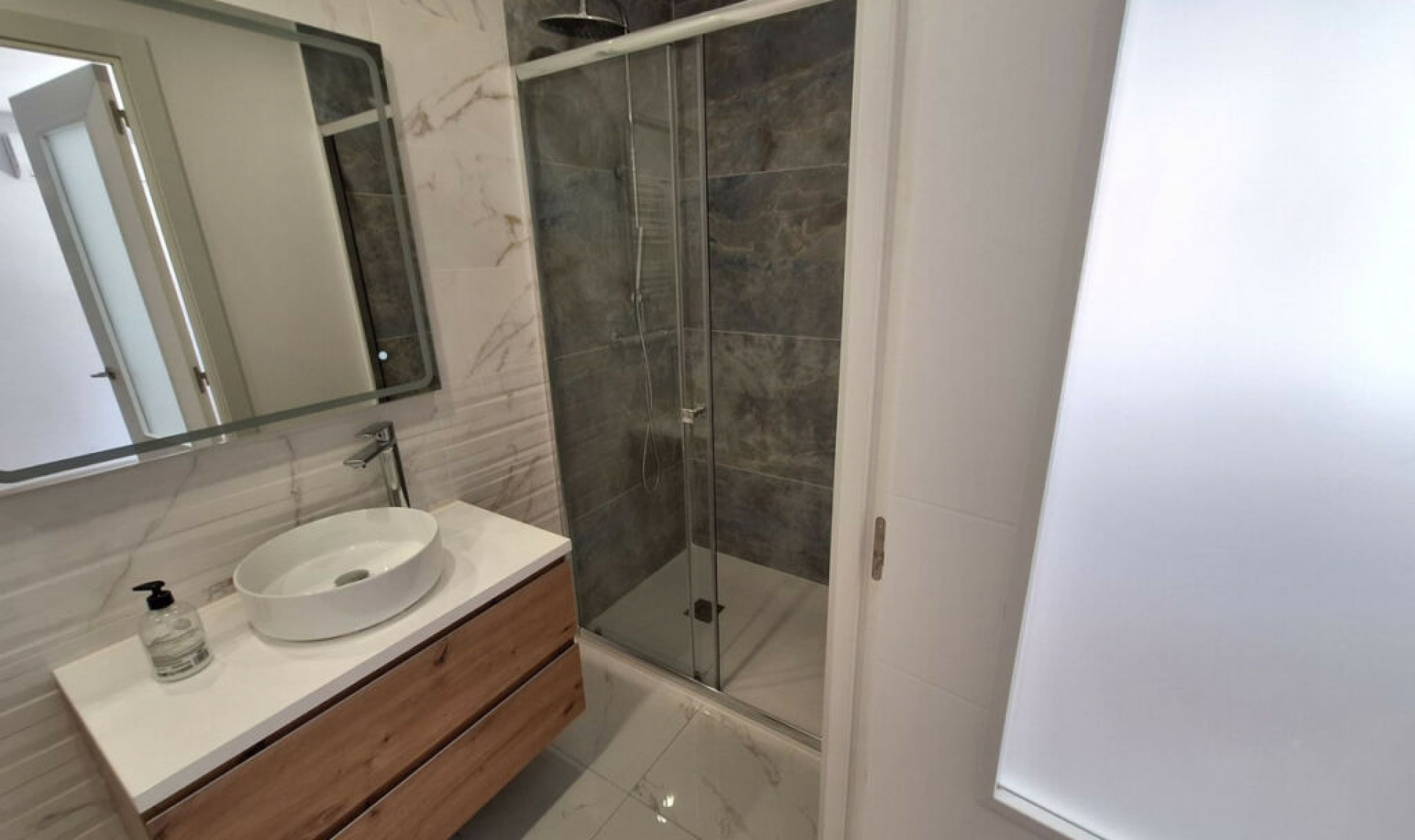 Resale - Apartment -
Benidorm