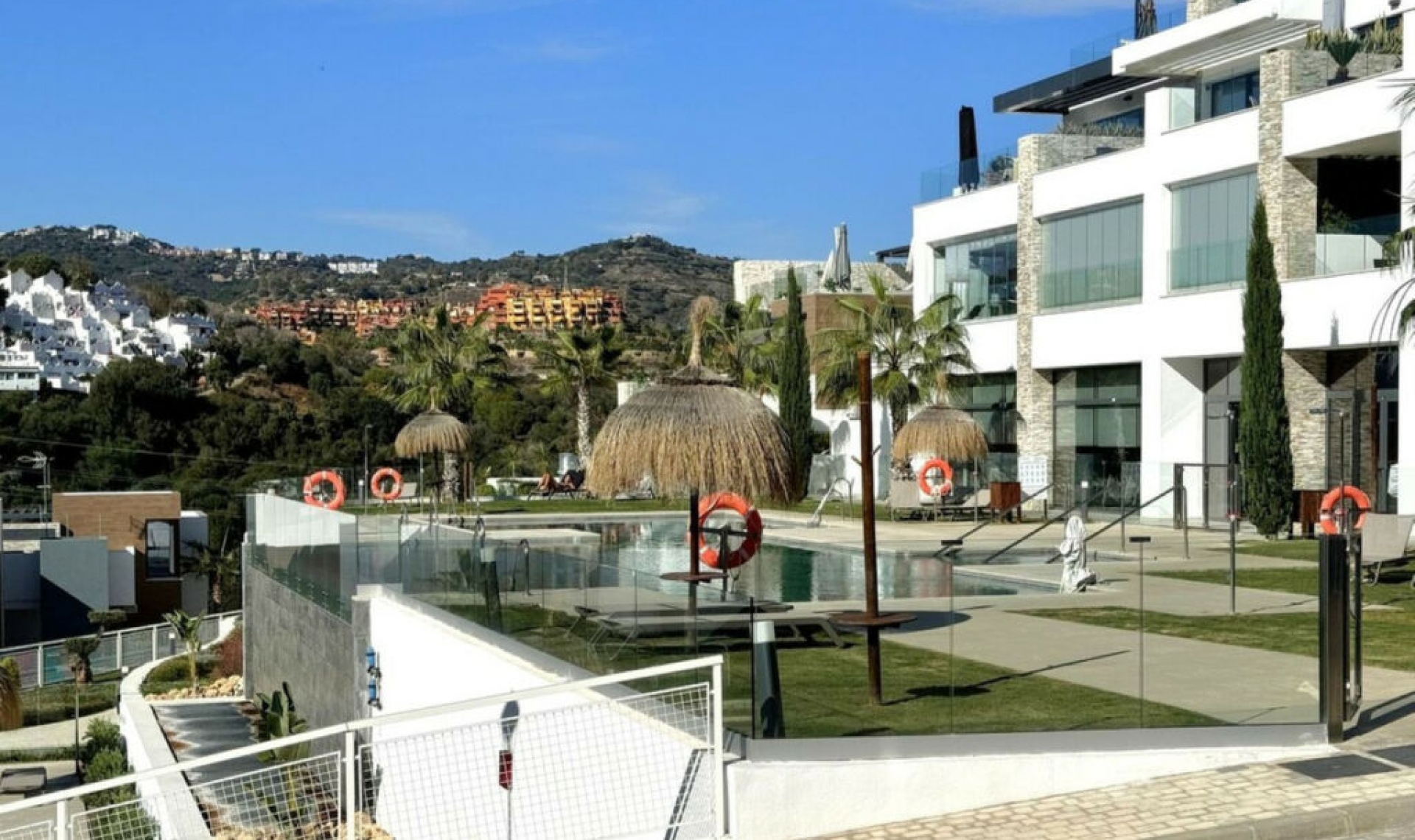 Resale - Apartment -
Cabopino
