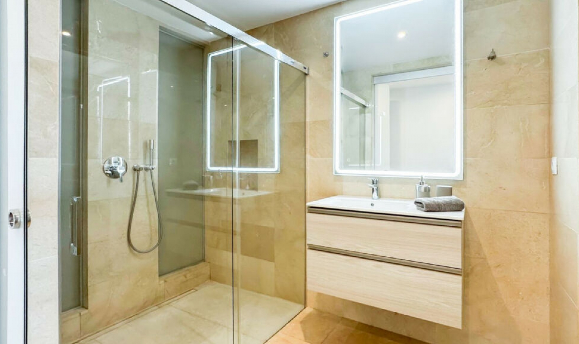 Resale - Apartment -
Cabopino