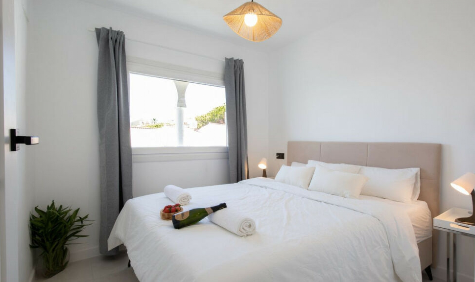 Resale - Apartment -
Calahonda