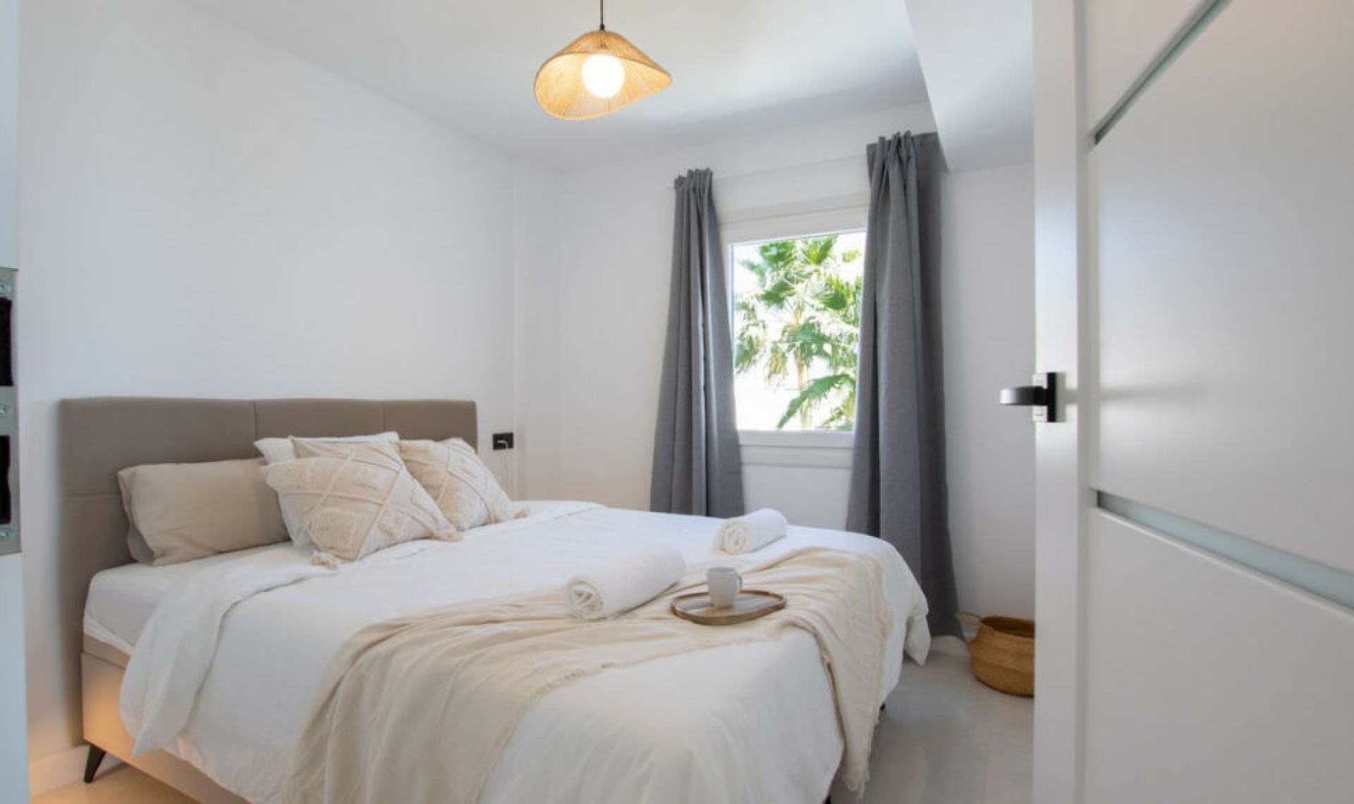 Resale - Apartment -
Calahonda