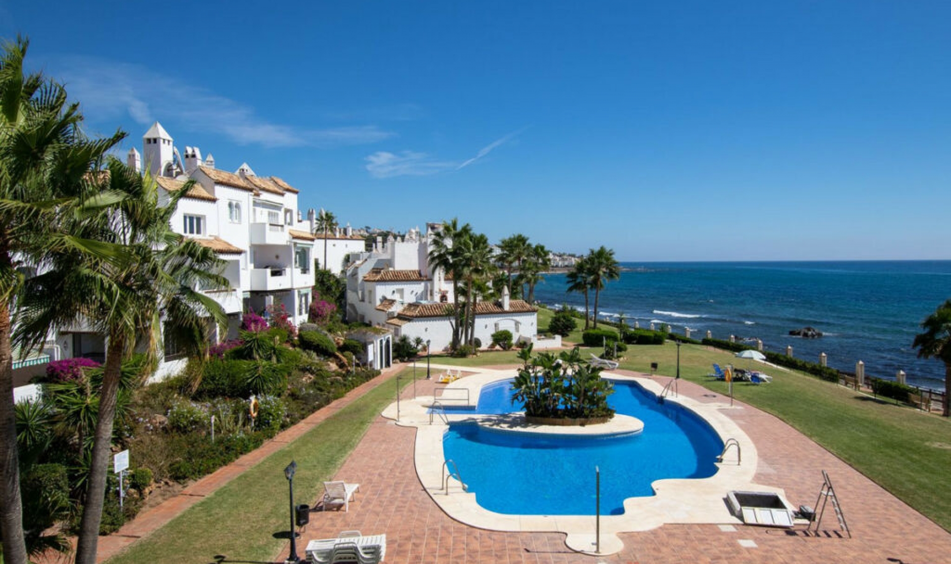 Resale - Apartment -
Calahonda