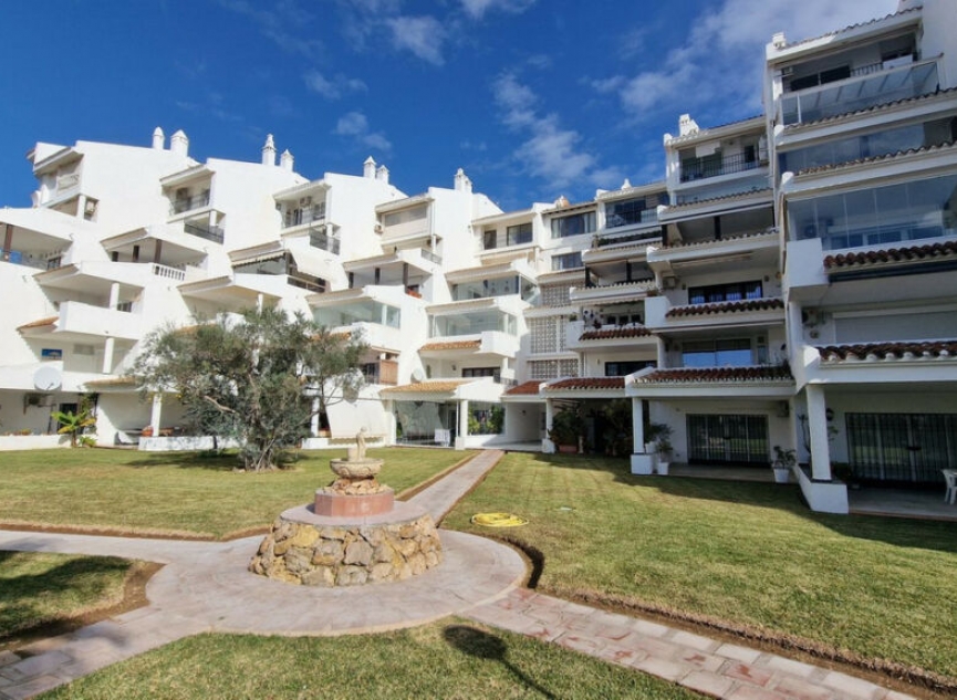 Resale - Apartment -
Calahonda