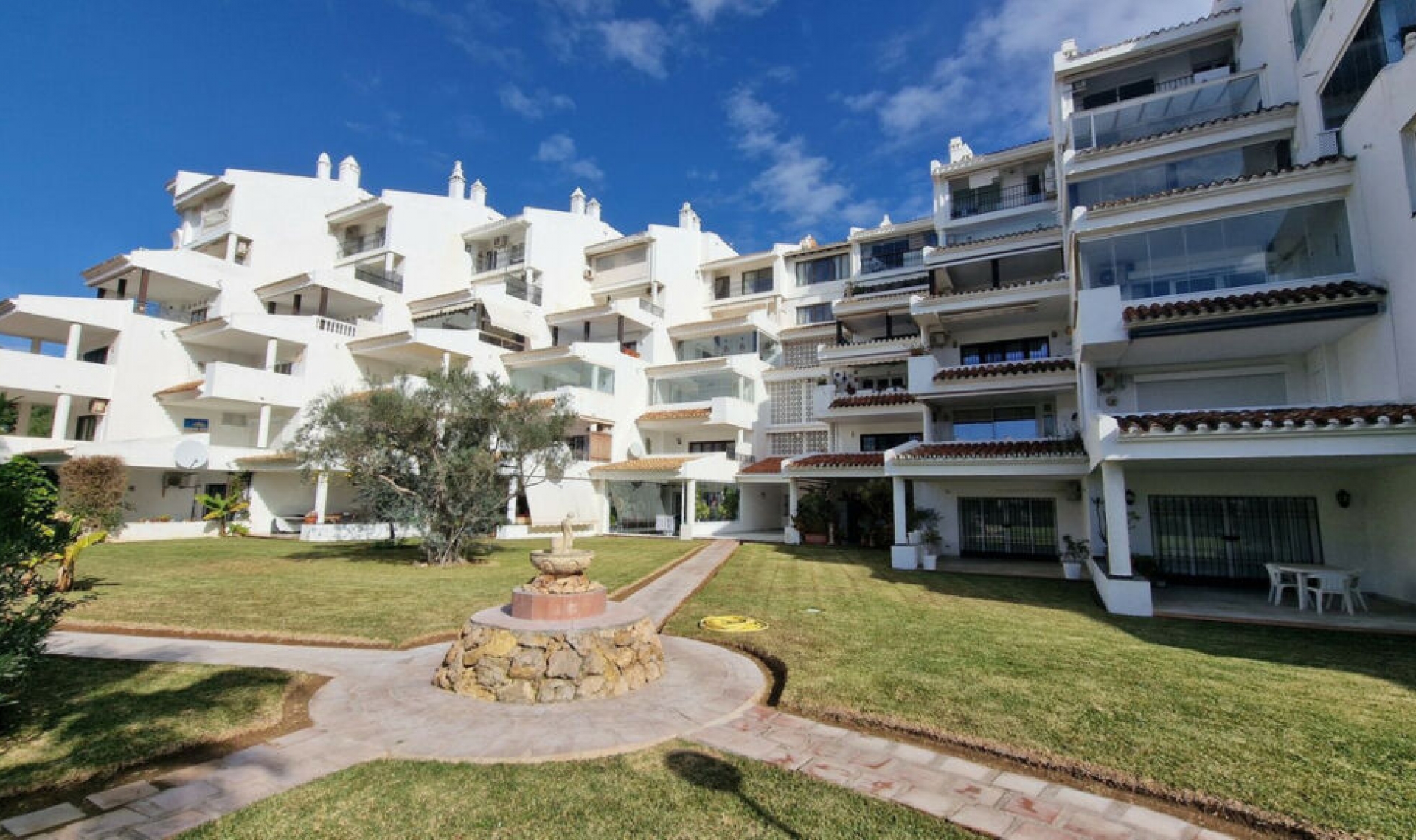Resale - Apartment -
Calahonda