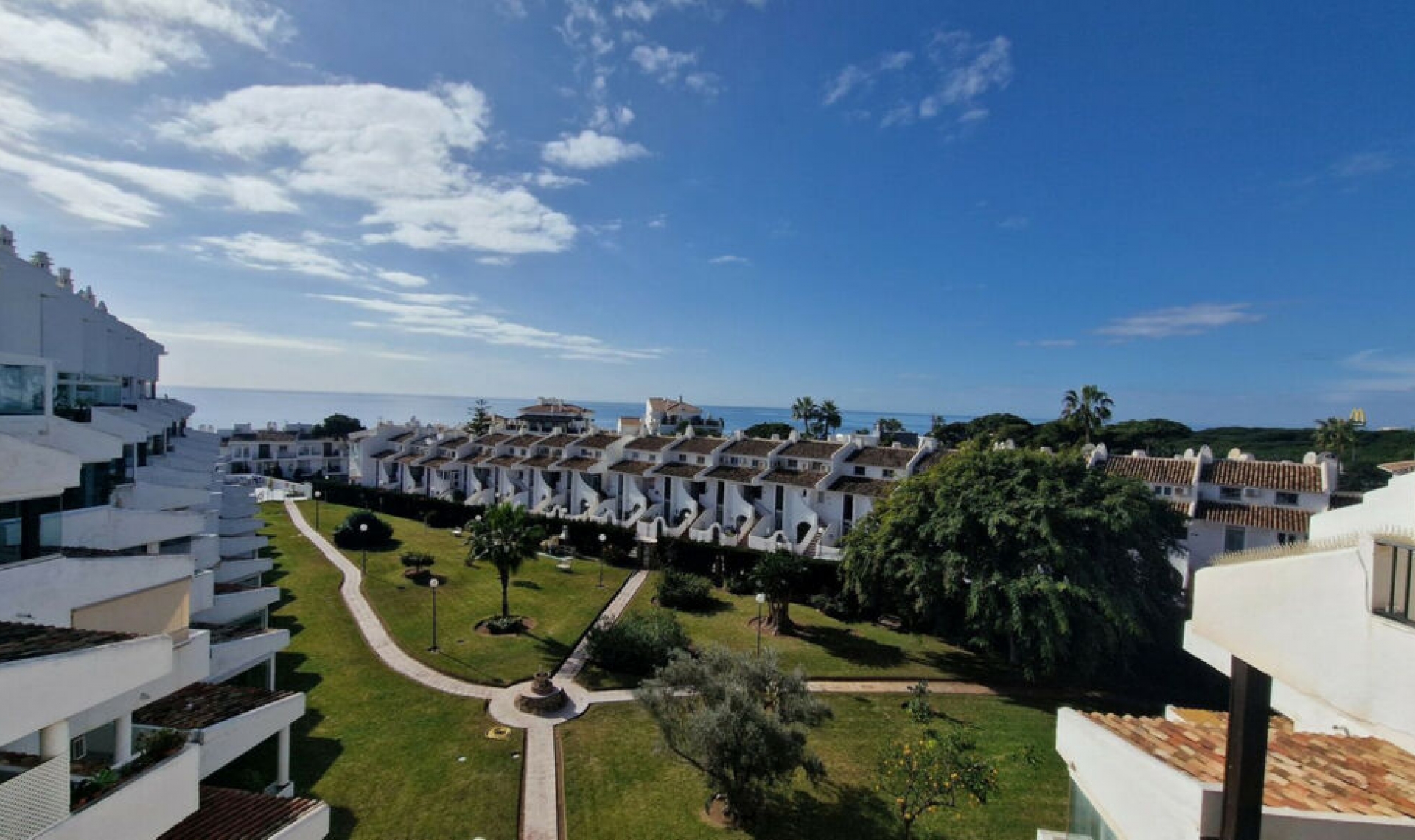 Resale - Apartment -
Calahonda
