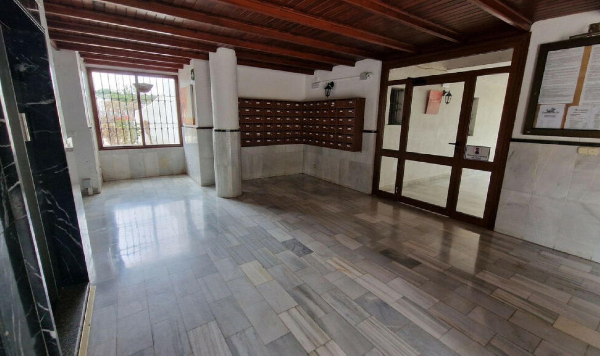 Resale - Apartment -
Calahonda