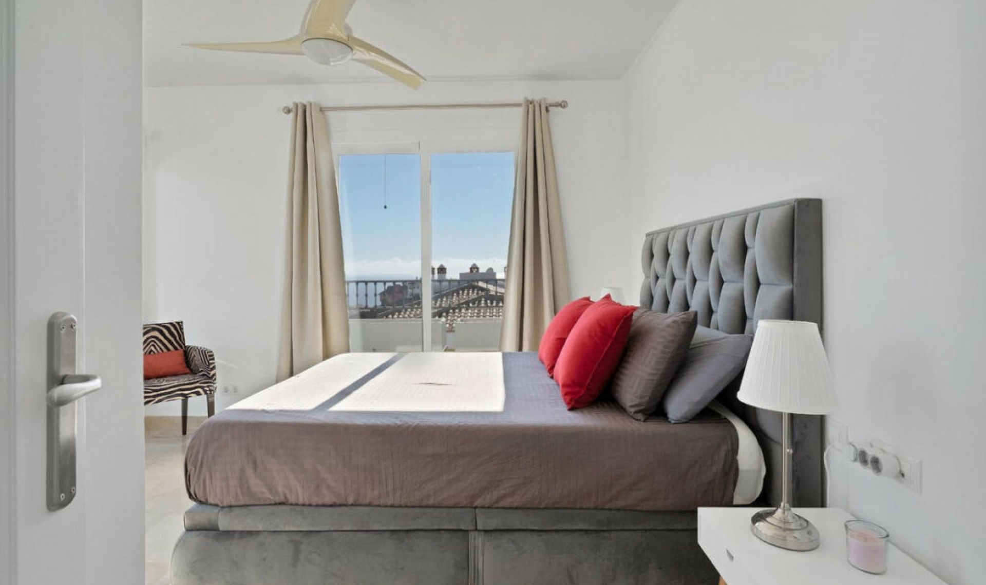 Resale - Apartment -
Calahonda