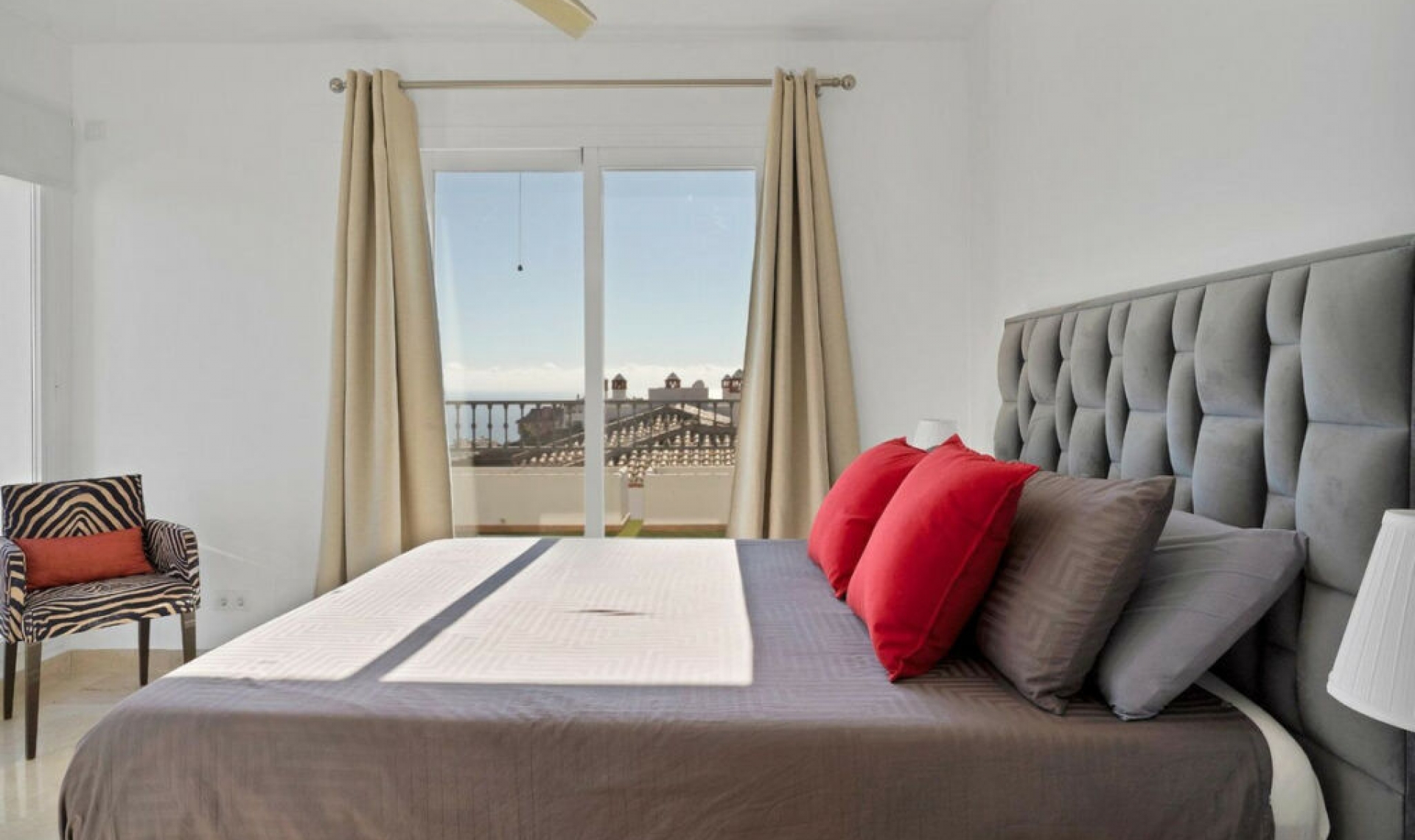 Resale - Apartment -
Calahonda
