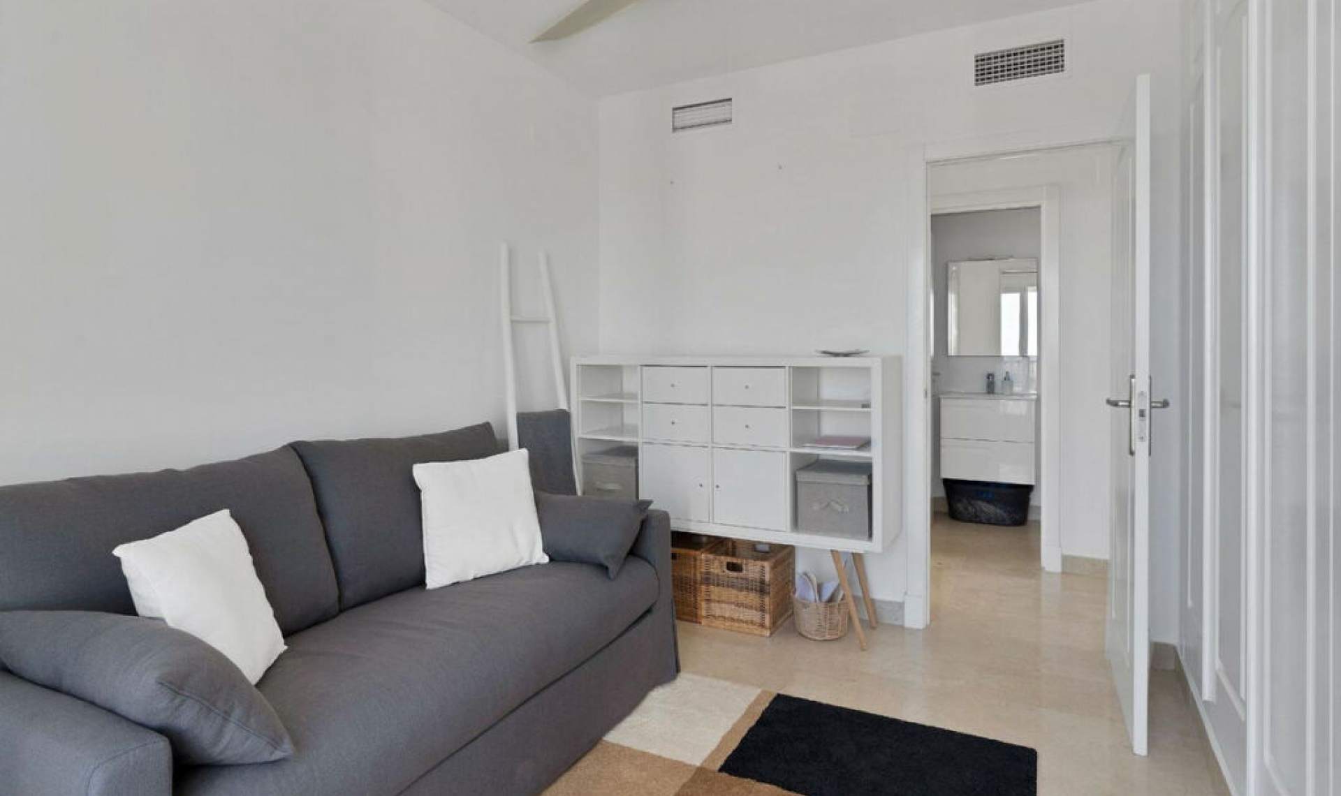Resale - Apartment -
Calahonda