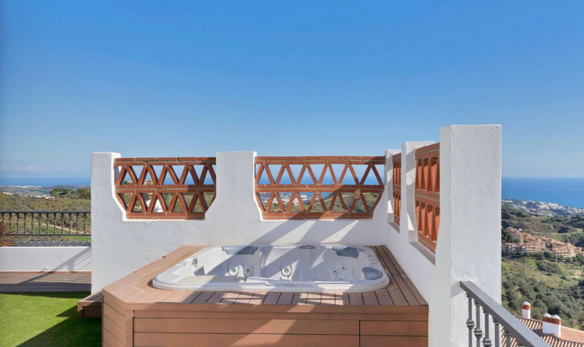 Resale - Apartment -
Calahonda