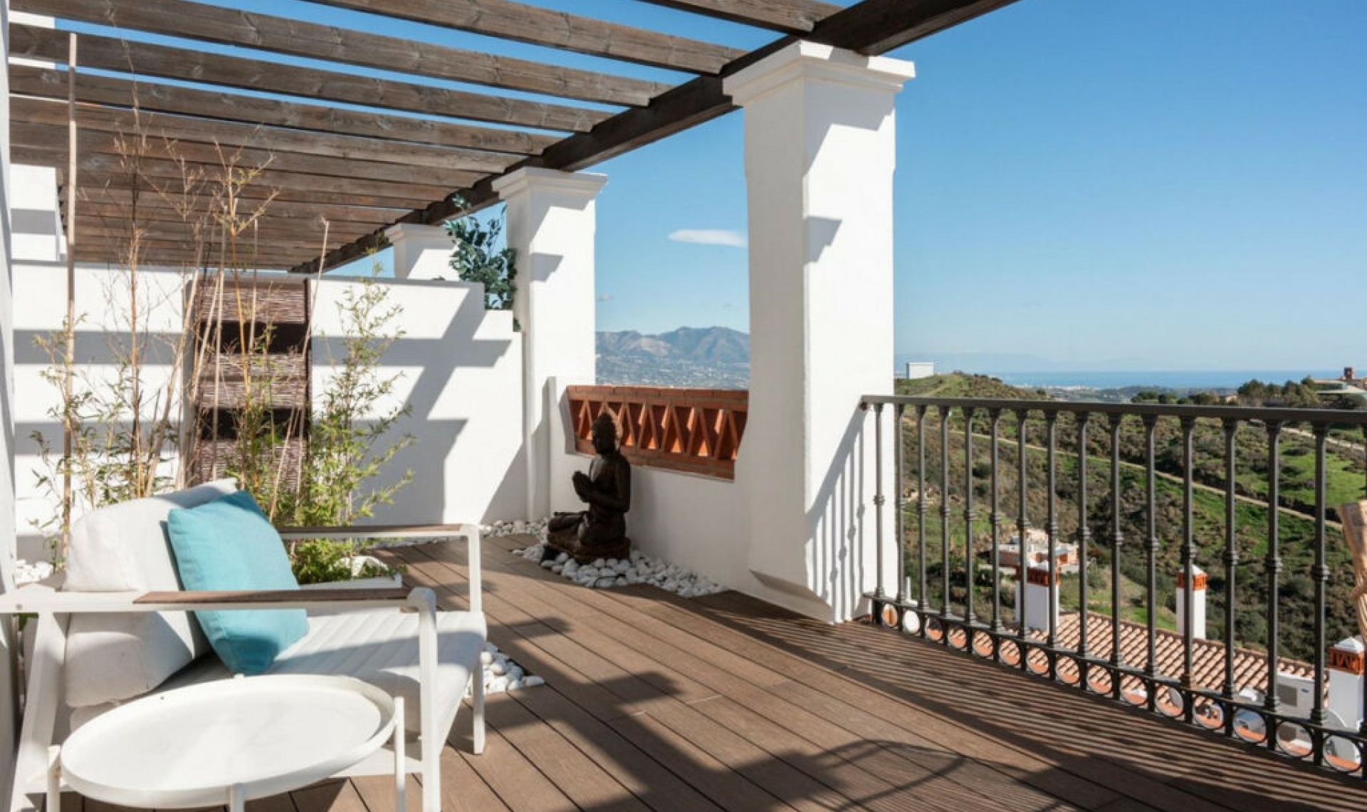 Resale - Apartment -
Calahonda