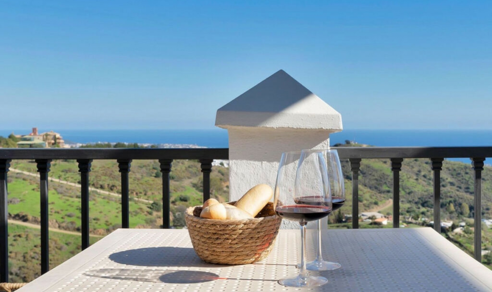 Resale - Apartment -
Calahonda