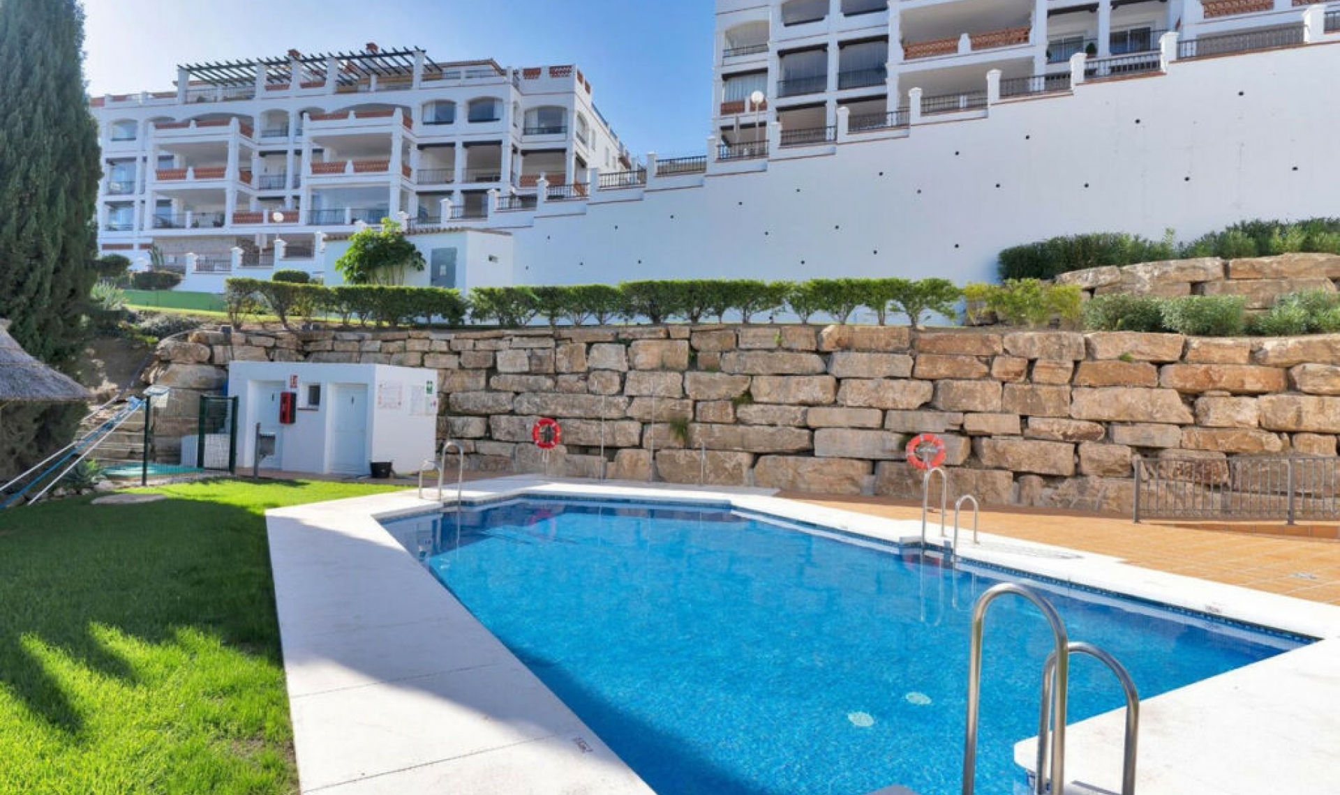 Resale - Apartment -
Calahonda