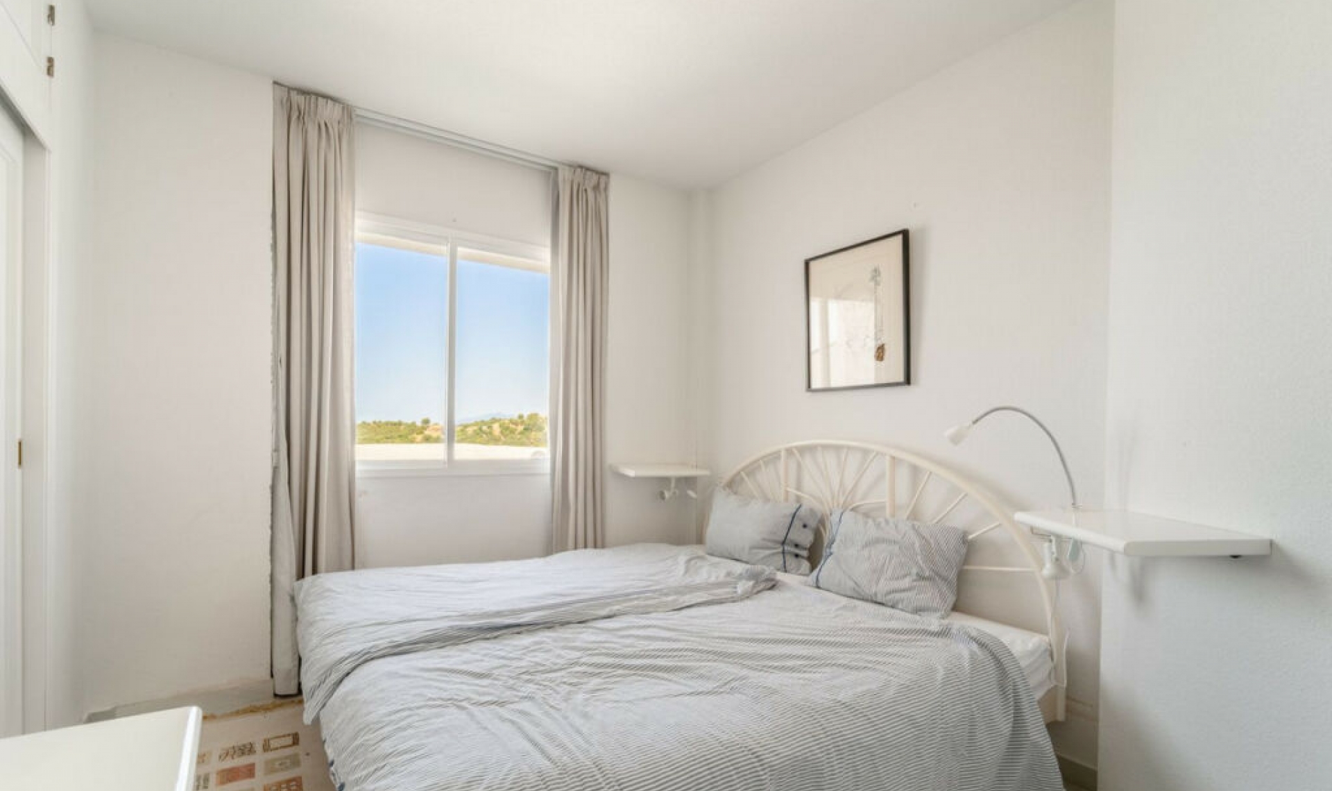 Resale - Apartment -
Calahonda