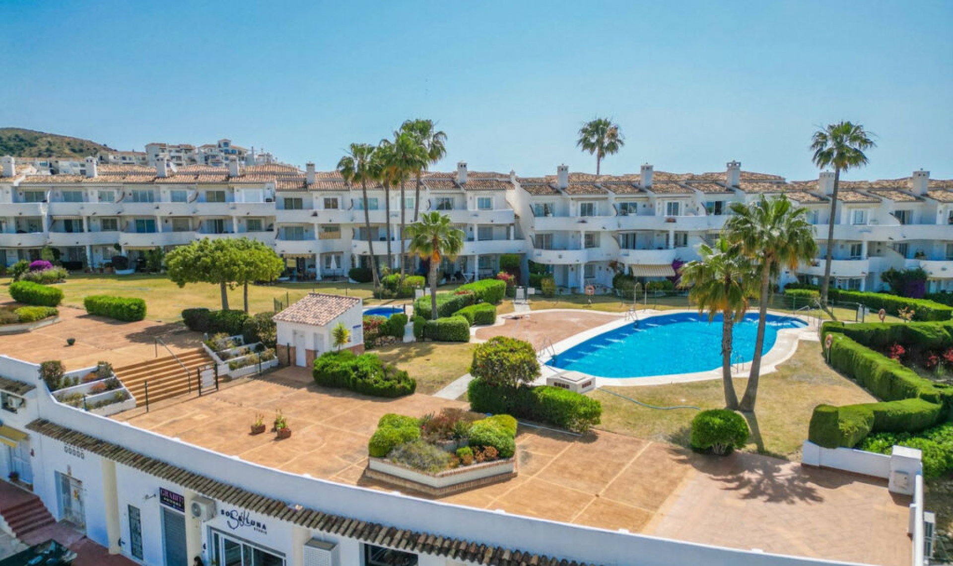 Resale - Apartment -
Calahonda