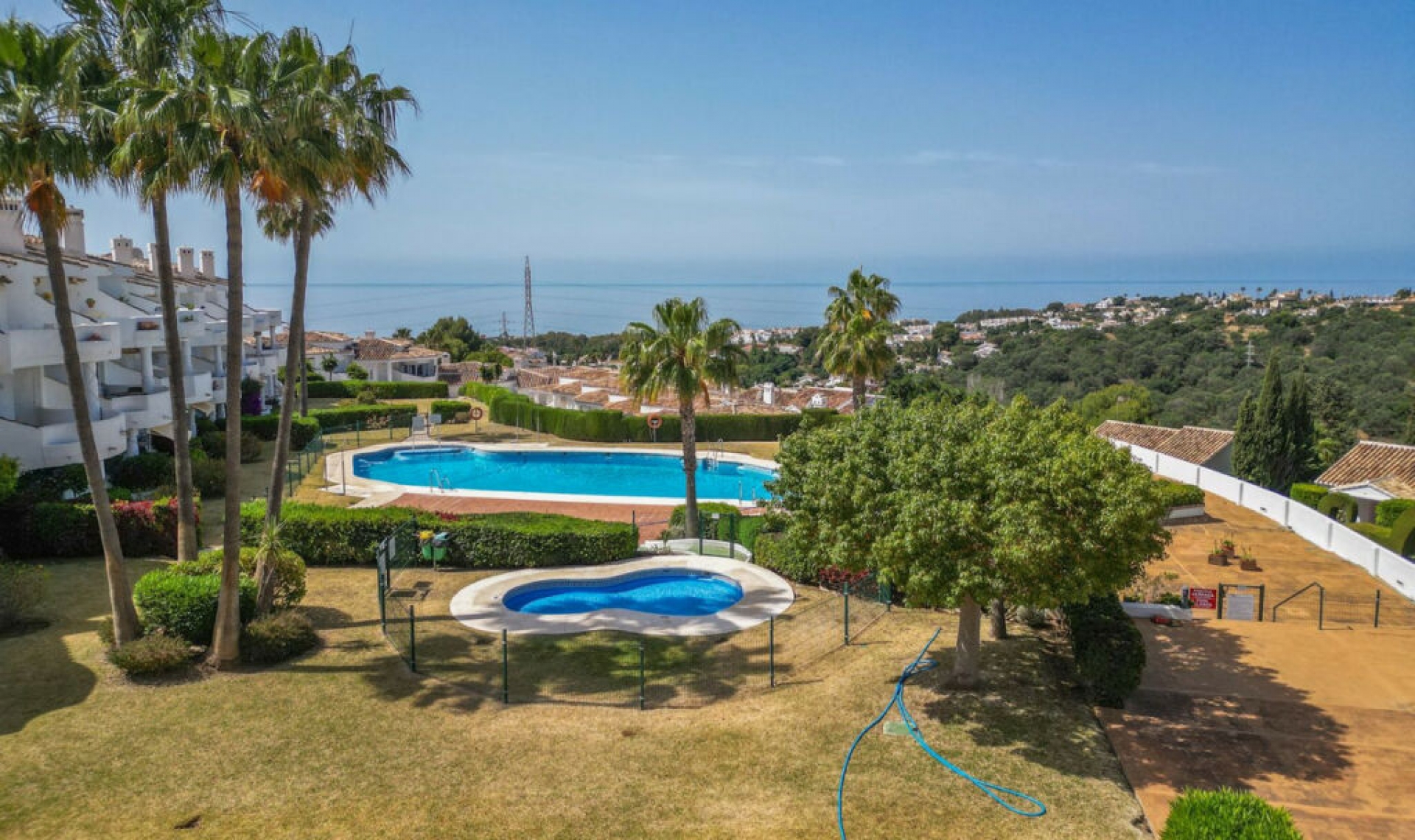 Resale - Apartment -
Calahonda