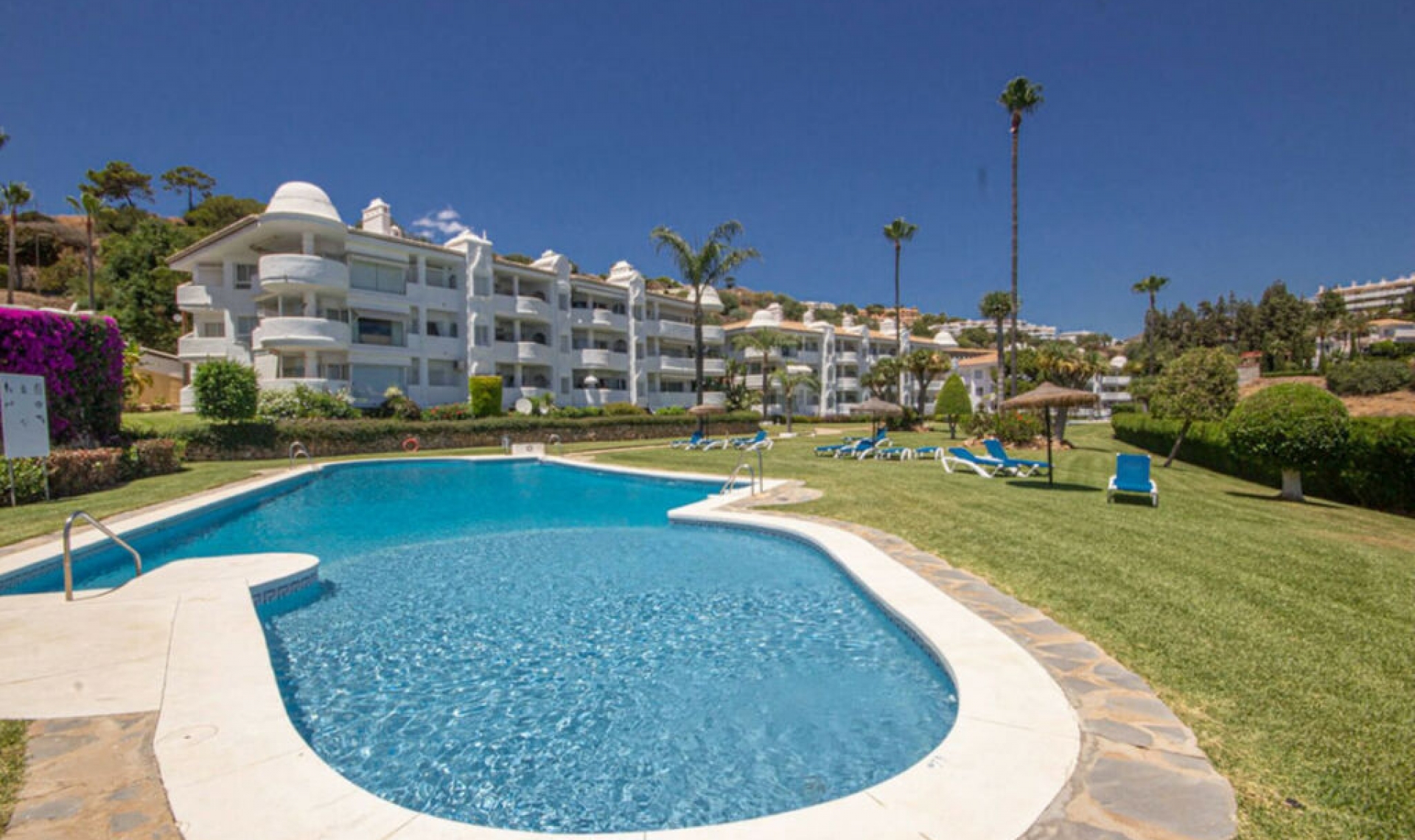 Resale - Apartment -
Calahonda