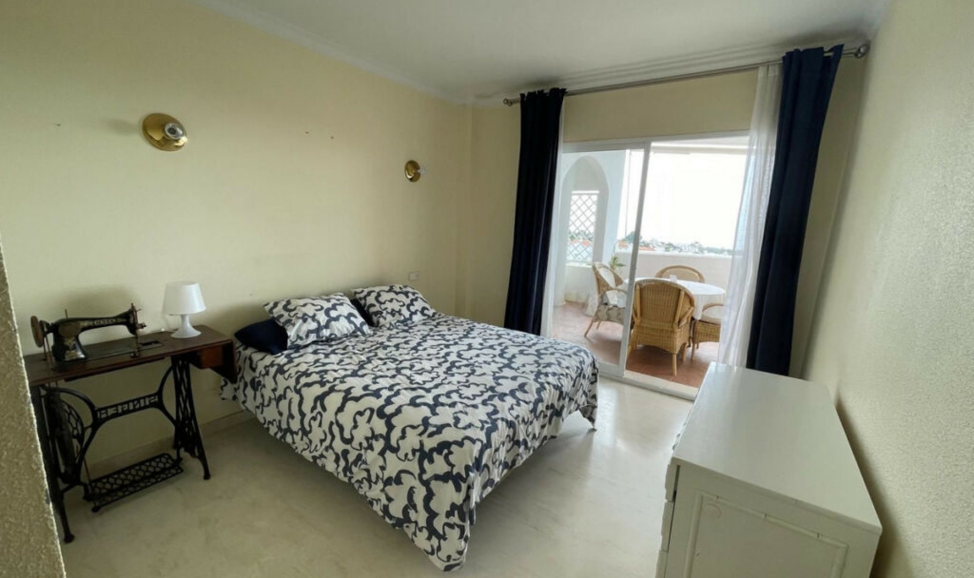 Resale - Apartment -
Calahonda
