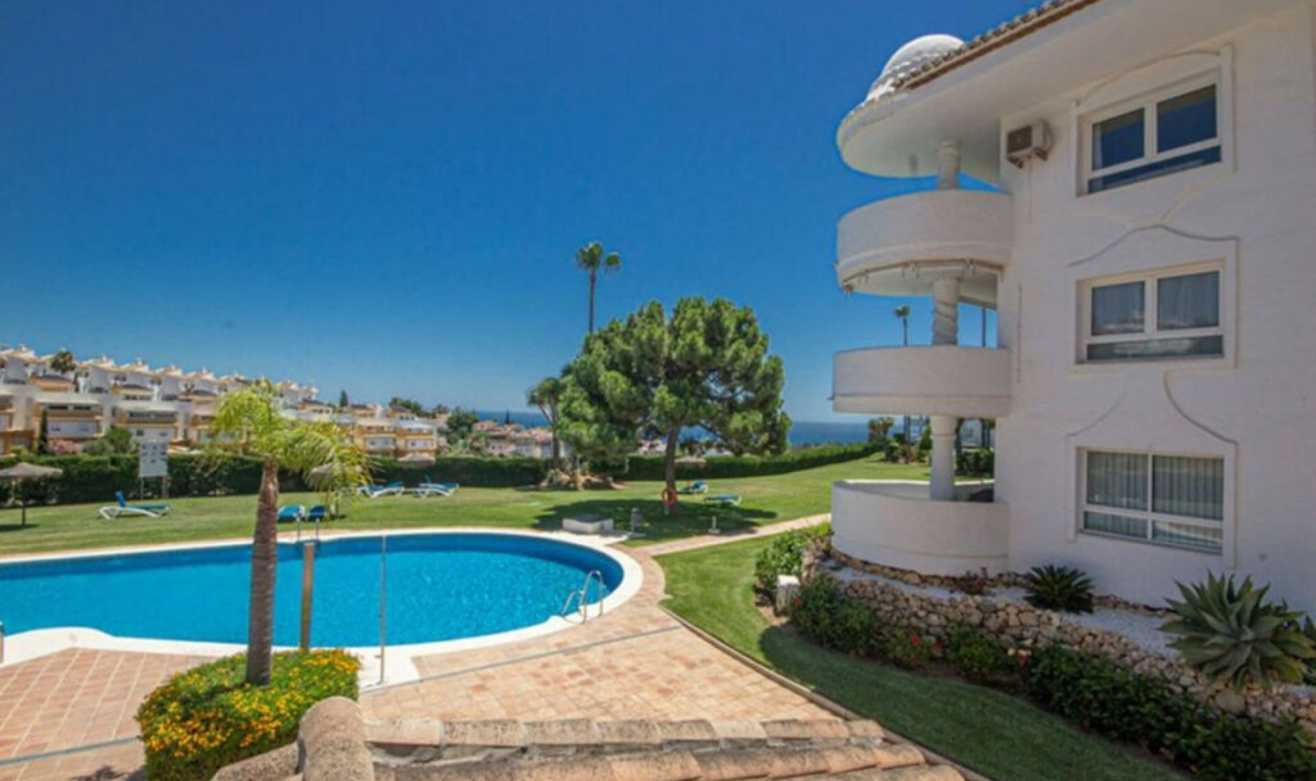Resale - Apartment -
Calahonda